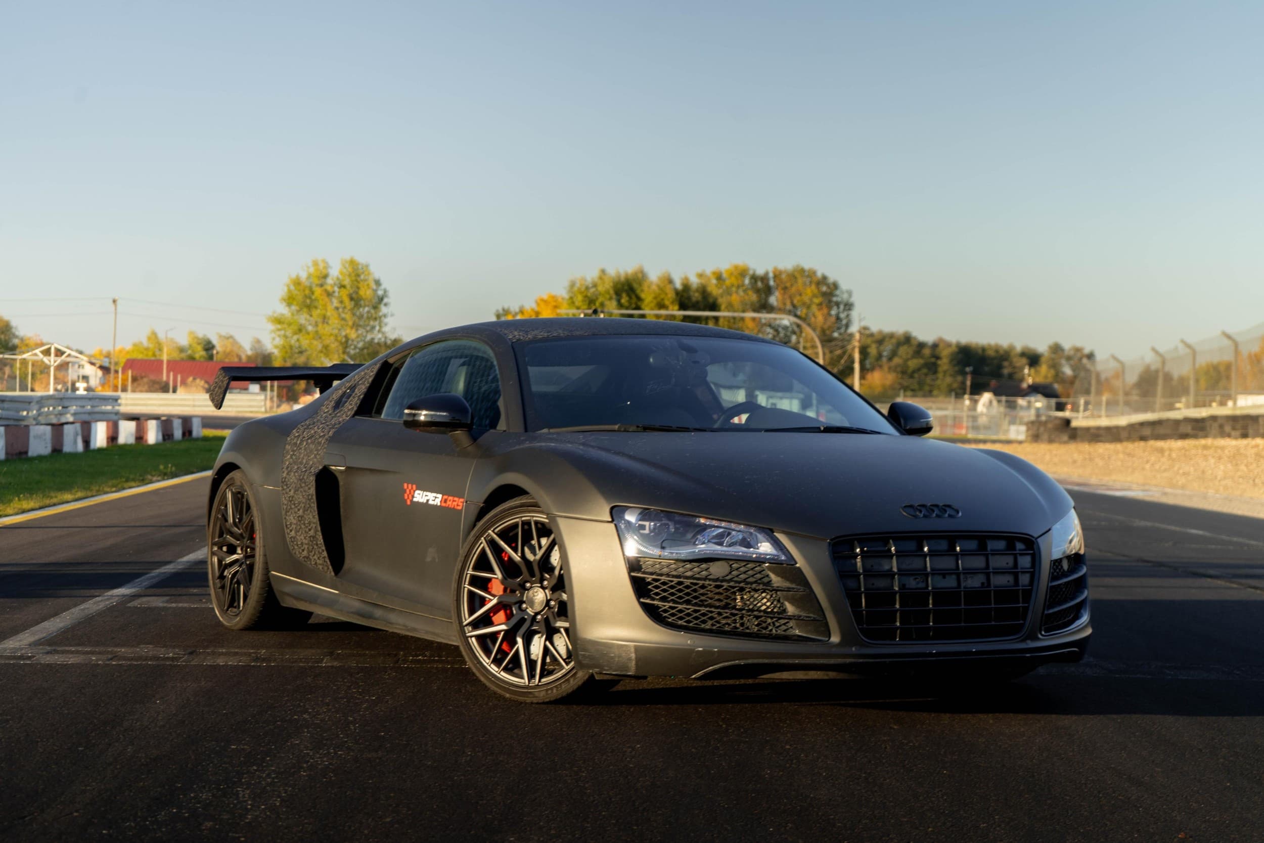 Pojedynek Ferrari F430 vs. Audi R8 V10 | 4 okrążenia | Wiele Lokalizacji | Wyjątkowy Prezent