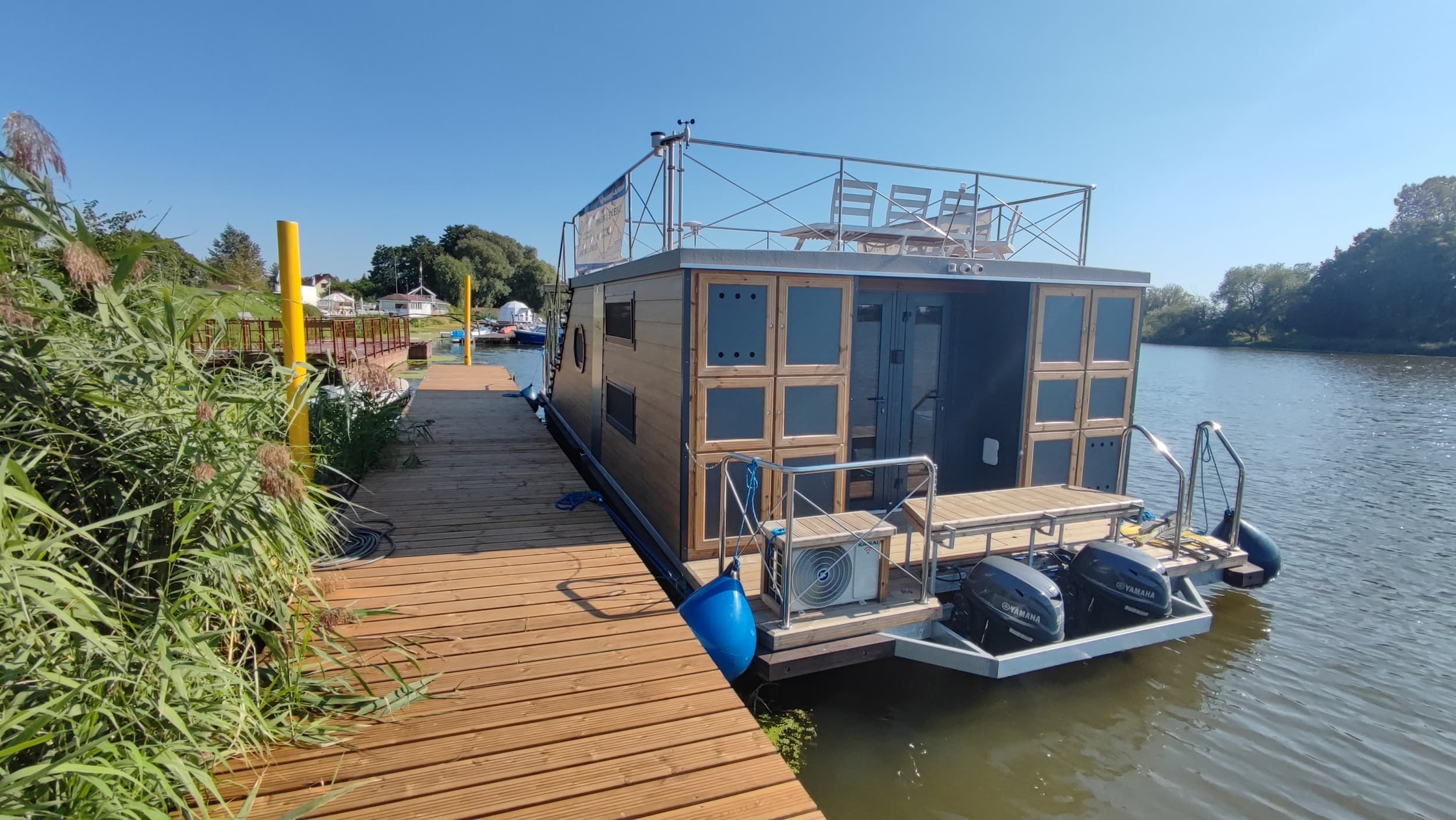 Odprężający Pobyt w Domku na Wodzie (1 Noc, 1-7 Osób) | HouseBoat Odra | Uraz | Wyjątkowy Prezent
