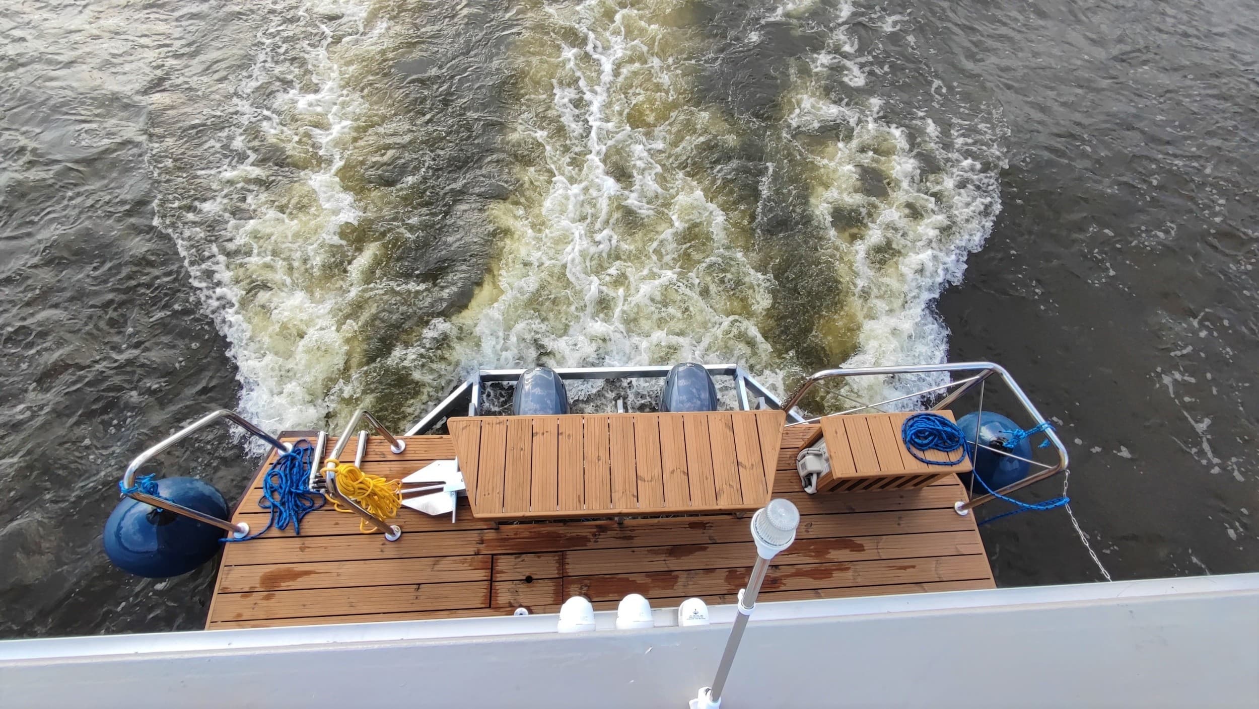 Odprężający Pobyt w Domku na Wodzie (1 Noc, 1-7 Osób) | HouseBoat Odra | Uraz | Wyjątkowy Prezent