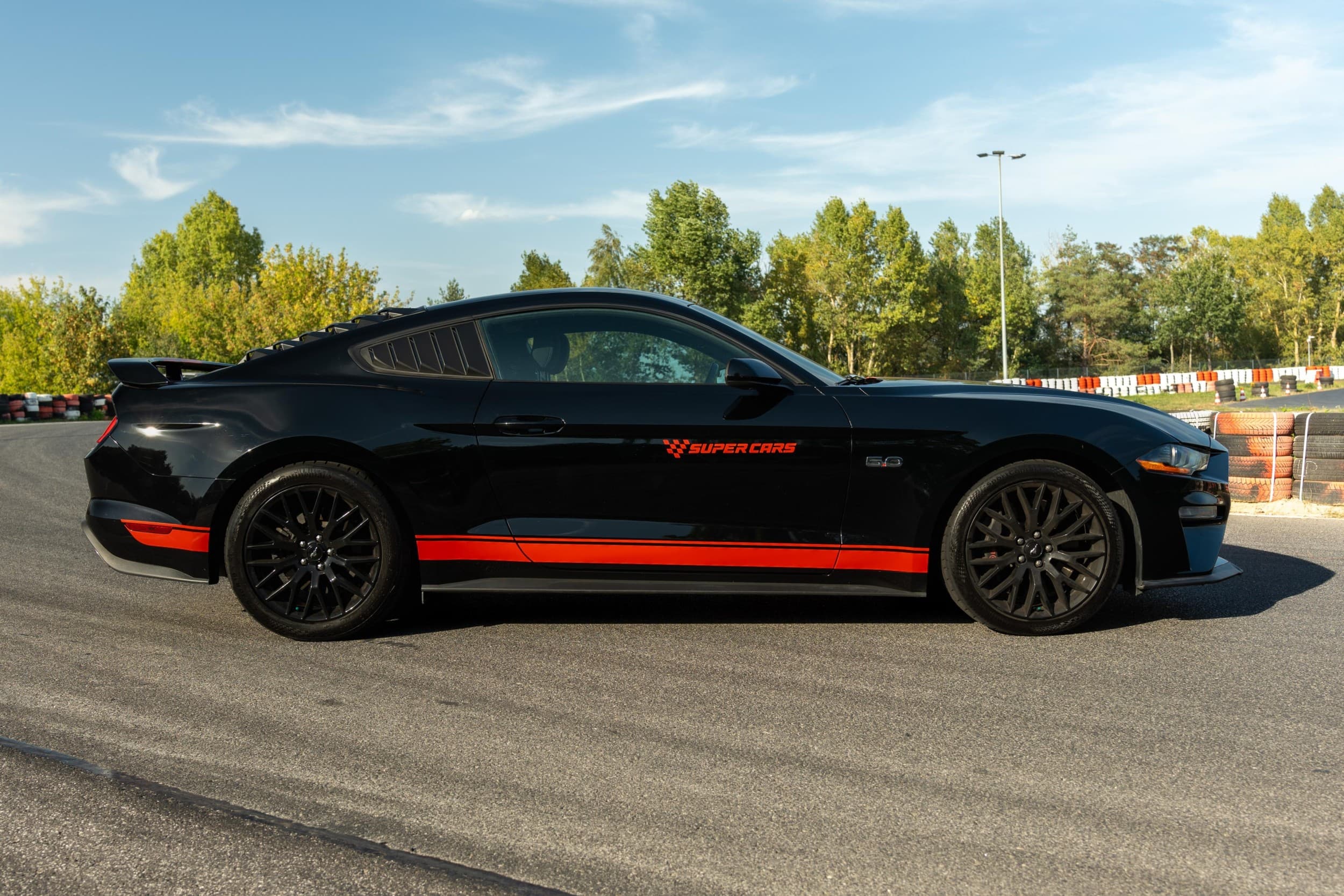 Jazda Fordem Mustangiem VIP Extreme | 2 okrążenia | Wiele Lokalizacji | Wyjątkowy Prezent