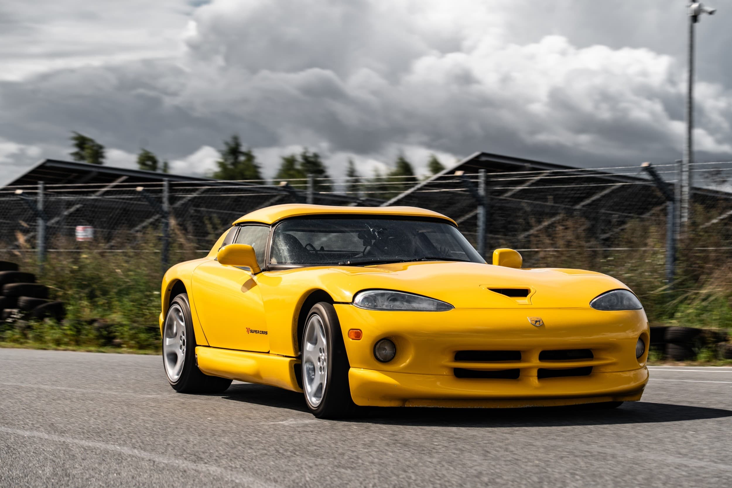 Jazda Dodge Viper VIP Extreme | 2 okrążenia | Wiele Lokalizacji | Wyjątkowy Prezent