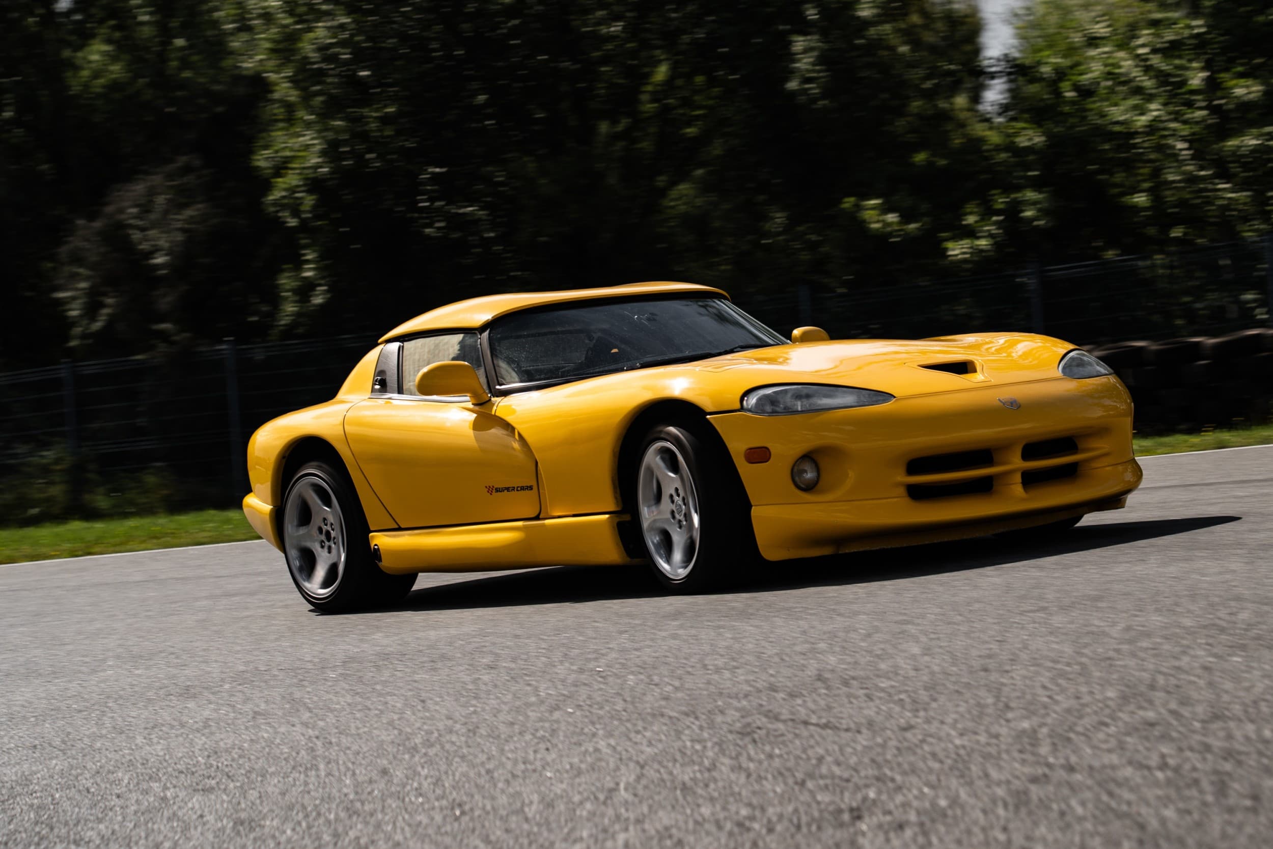 Jazda Dodge Viper VIP Extreme | 2 okrążenia | Wiele Lokalizacji | Wyjątkowy Prezent