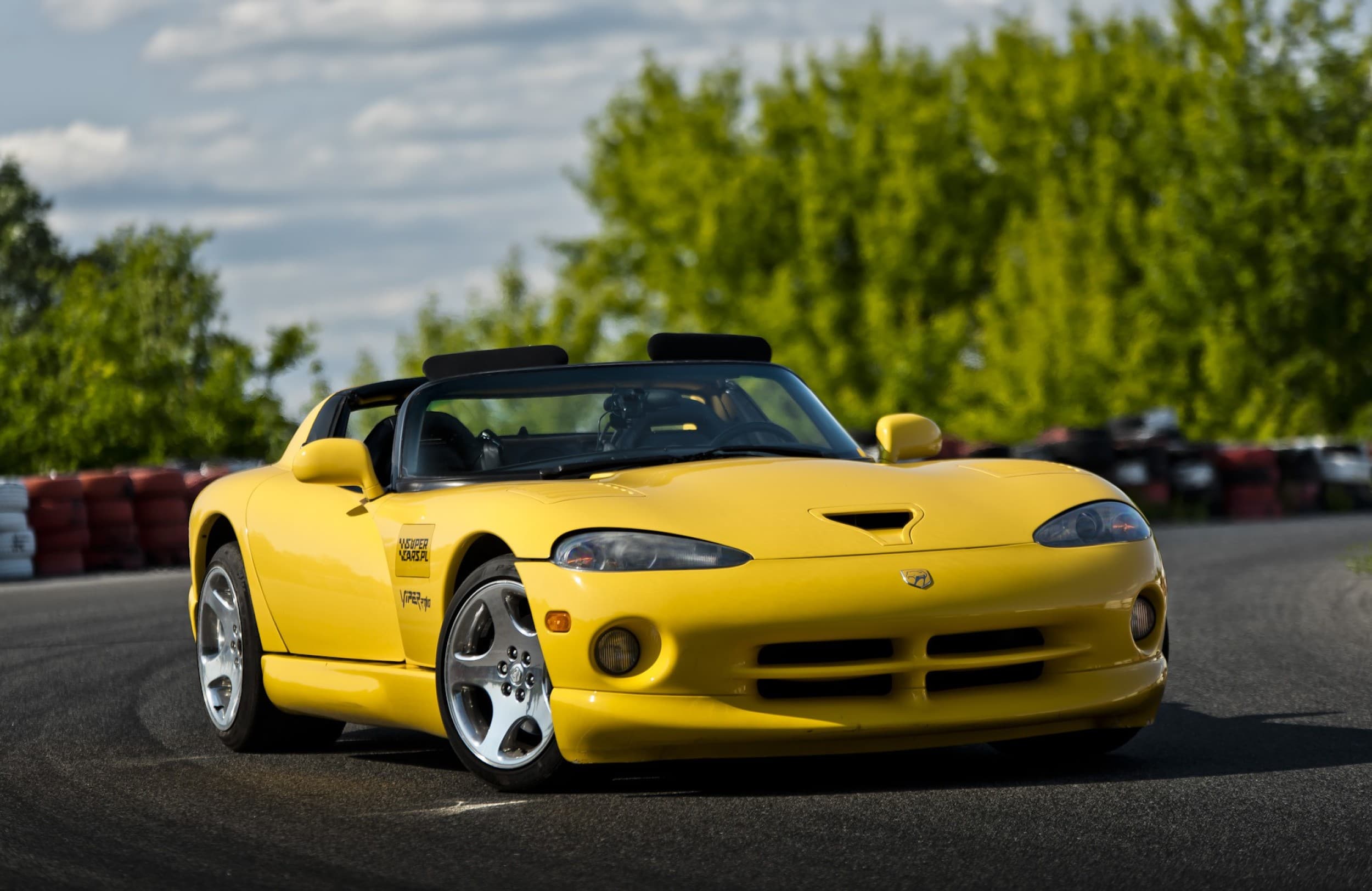 Jazda Dodge Viper VIP Extreme | 2 okrążenia | Wiele Lokalizacji | Wyjątkowy Prezent