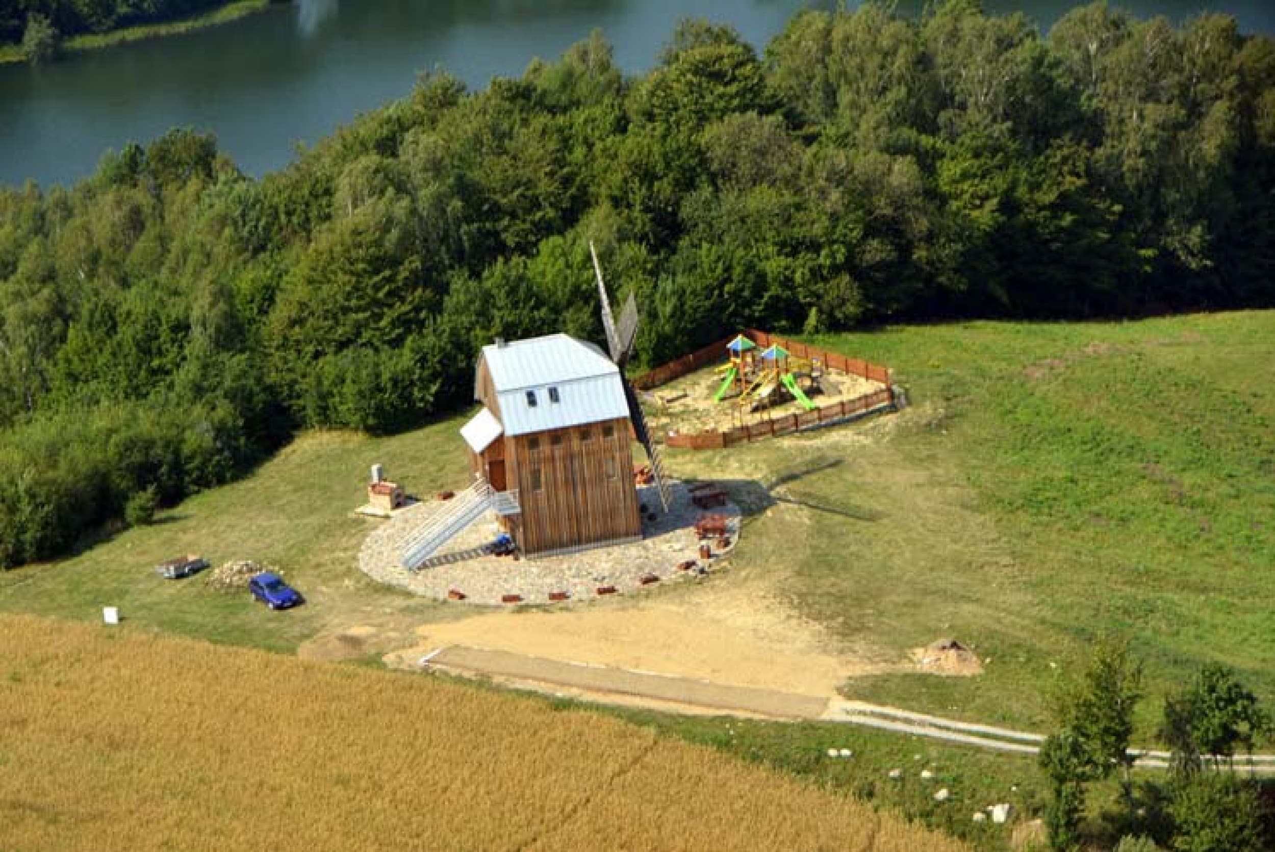 Rodzinny Pobyt w Wiatraku (2 Noce, 2-4 Osoby) | Wiatrak w Ręboszewie | Kartuzy | Wyjątkowy Prezent