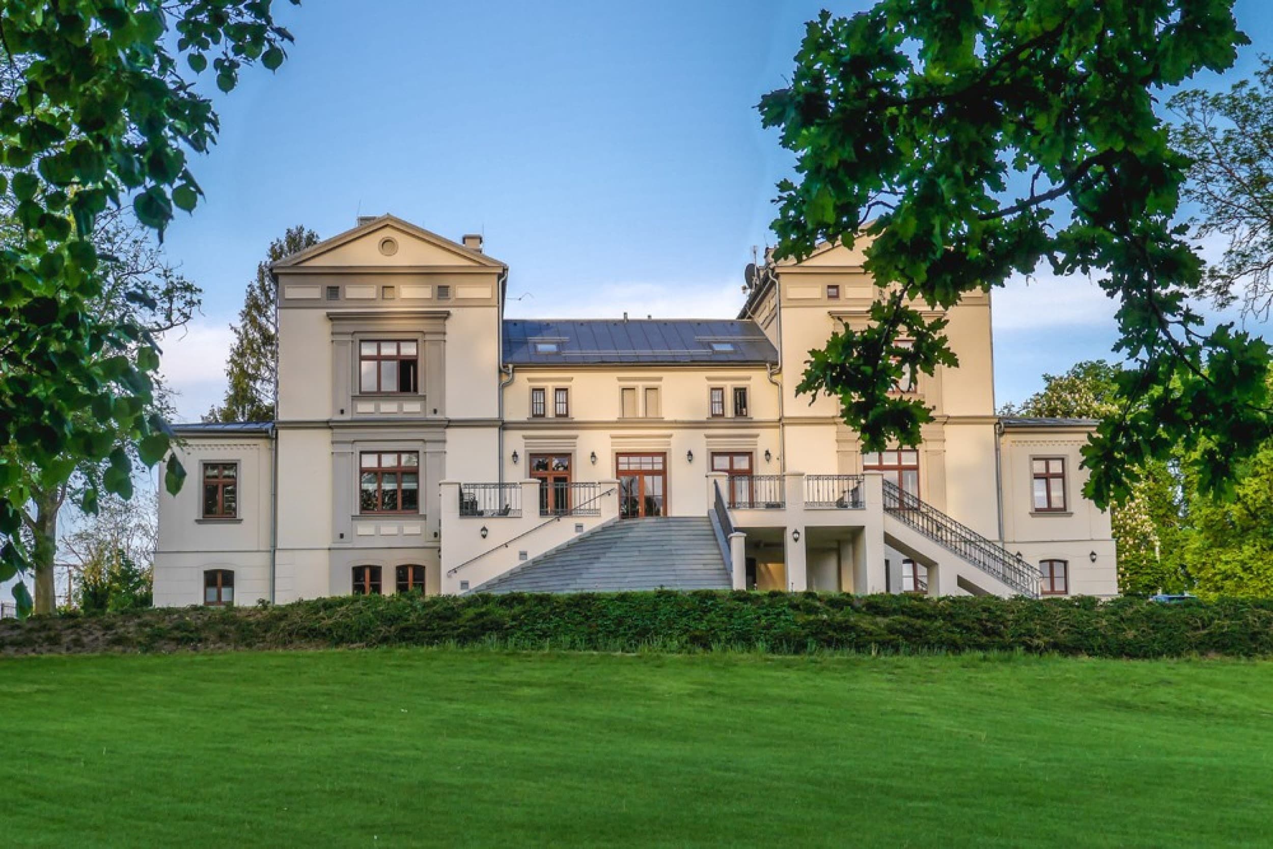 Urokliwy Pobyt w Apartamencie (1 Noc, 2 Osoby) | Pałac Warlity | Olsztynek (okolice)