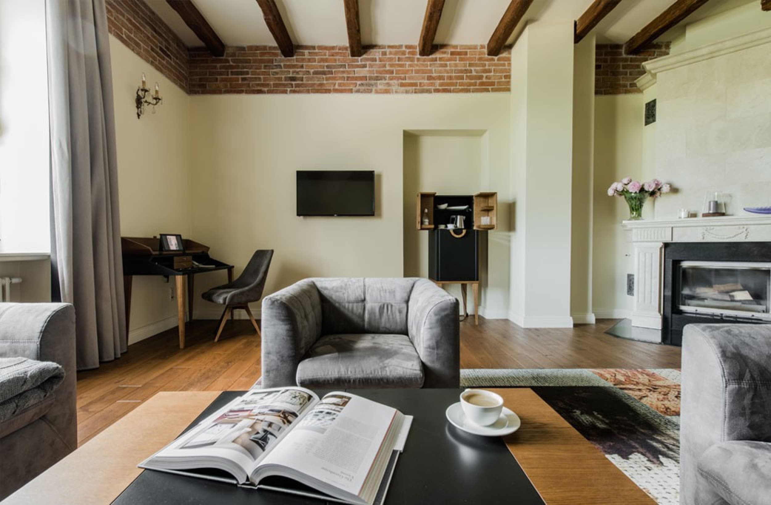 Urokliwy Pobyt w Apartamencie (1 Noc, 2 Osoby) | Pałac Warlity | Olsztynek (okolice)