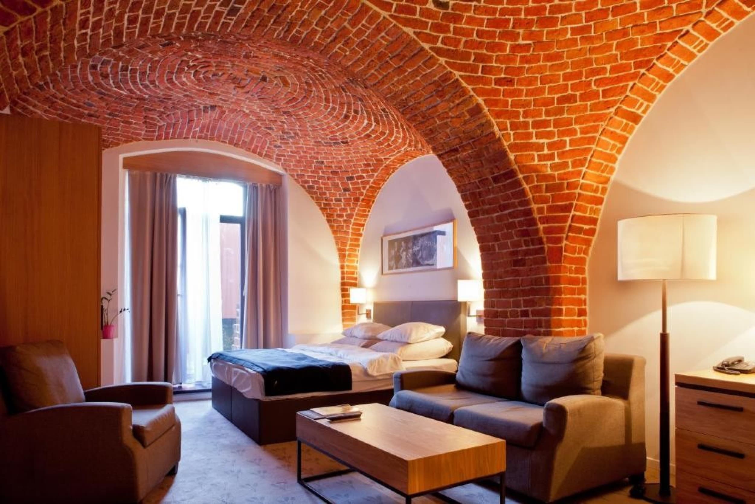 Zachwycający Pobyt (1 Noc, 2 Osoby) | The Granary Hotel | Wrocław