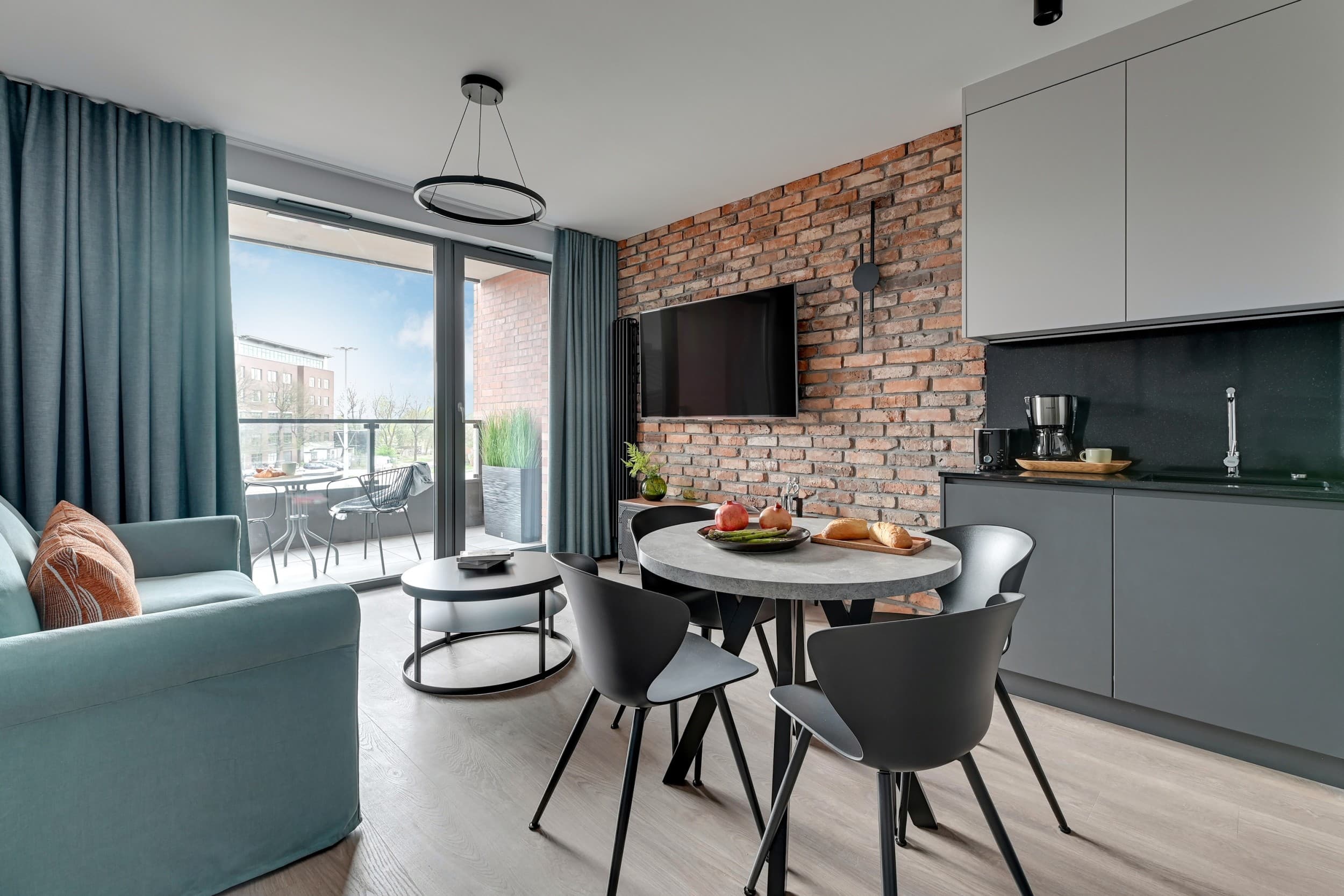 Romantyczny Pobyt w Apartamencie (4 Noce, 1-2 Osoby) | Lion Apartments | Gdańsk | Wyjątkowy Prezent