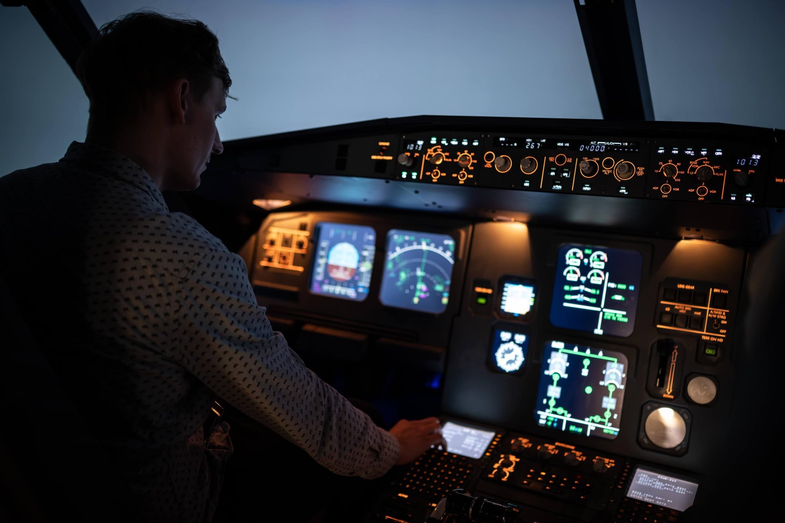 Lot w Symulatorze Lotu Airbus A320 (15 minut) | Gdańsk | Wyjątkowy Prezent
