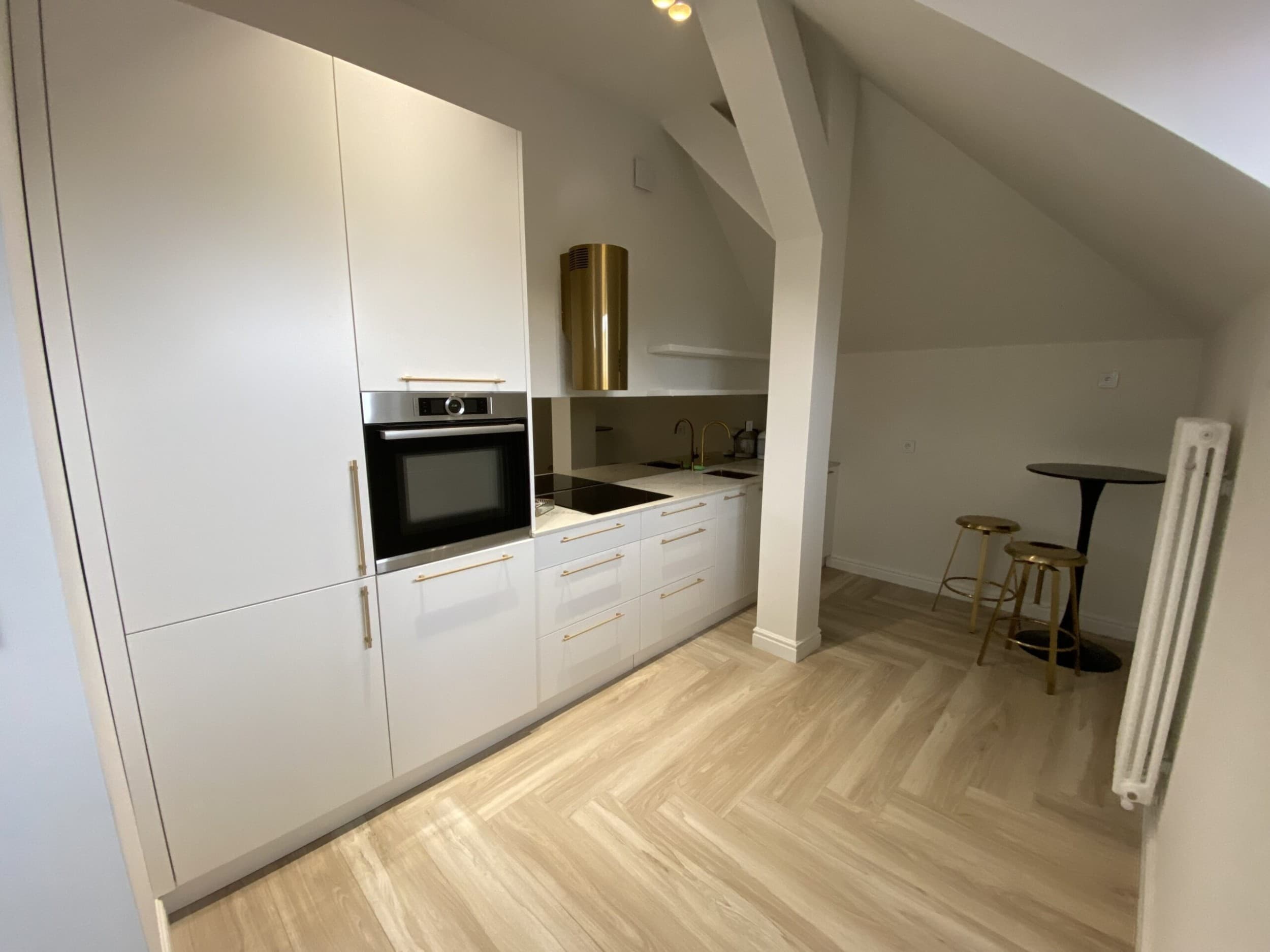 Pobyt w Apartamencie Superior (2 Noce, 1-4 Osoby) | Srebrna Luxury Apartments | Łódź | Wyjątkowy Prezent