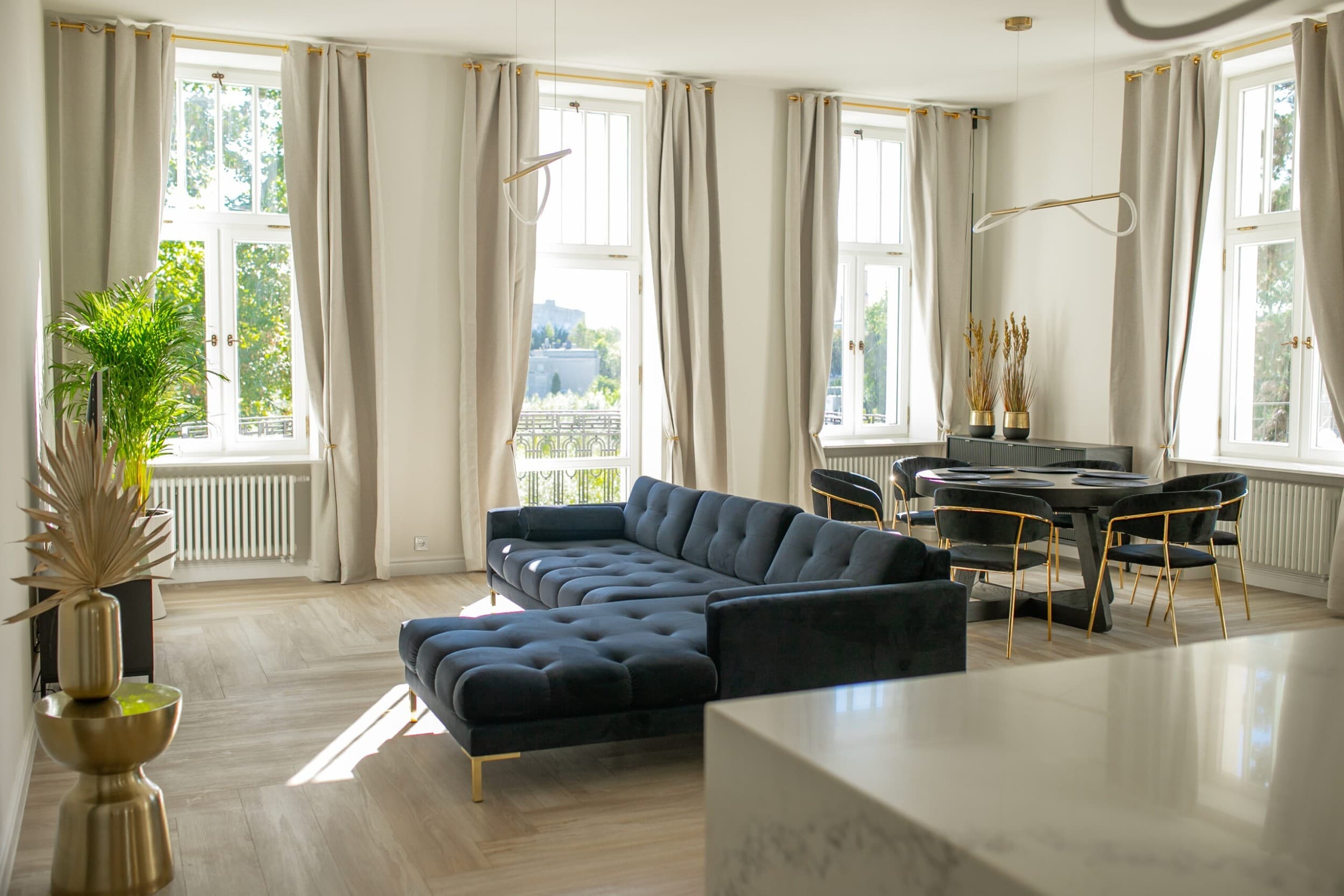 Pobyt w Apartamencie Deluxe (1 Noc, 1-4 Osoby) | Srebrna Luxury Apartments | Łódź