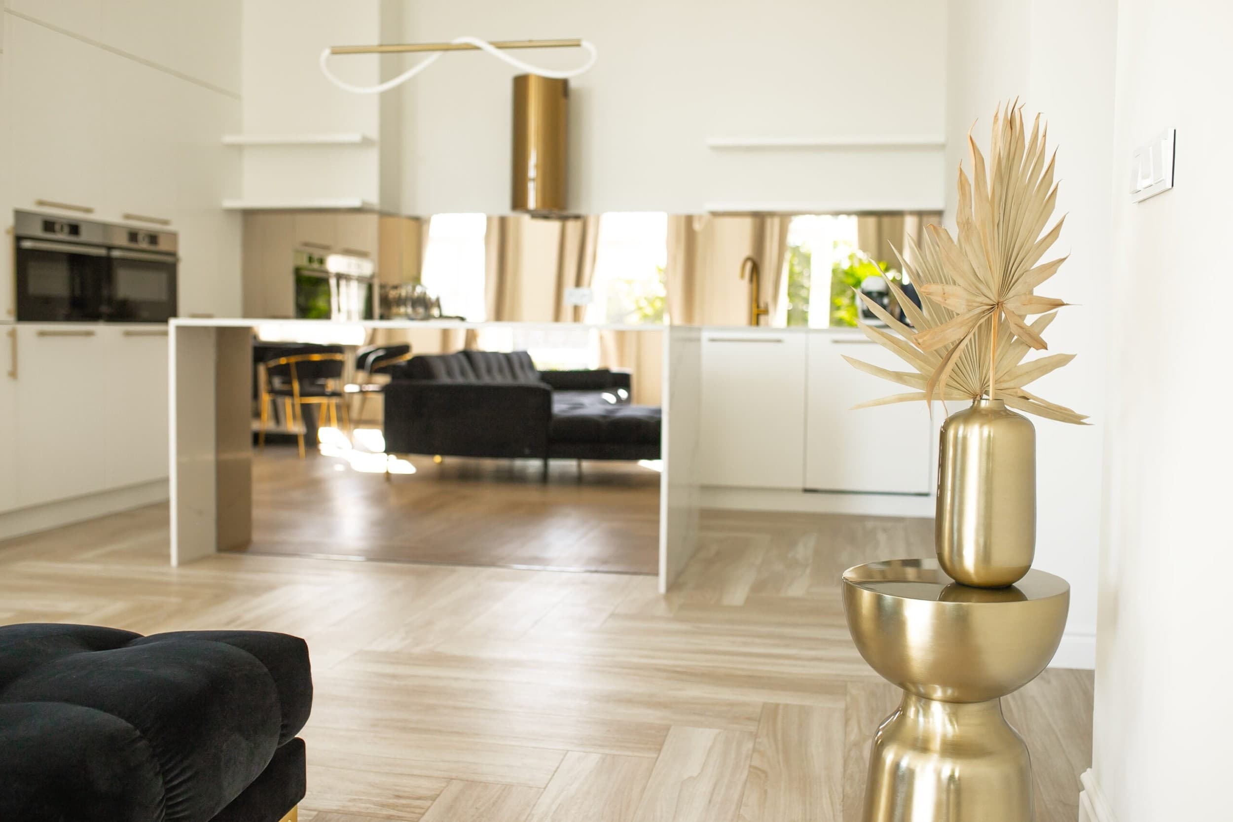 Pobyt w Apartamencie Deluxe (1 Noc, 1-4 Osoby) | Srebrna Luxury Apartments | Łódź