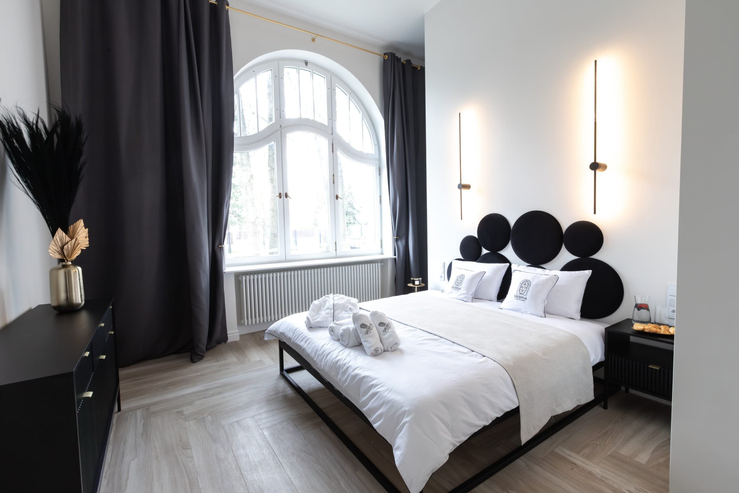 Pobyt w Apartamencie Deluxe (2 Noce, 1-4 Osoby) | Srebrna Luxury Apartments | Łódź