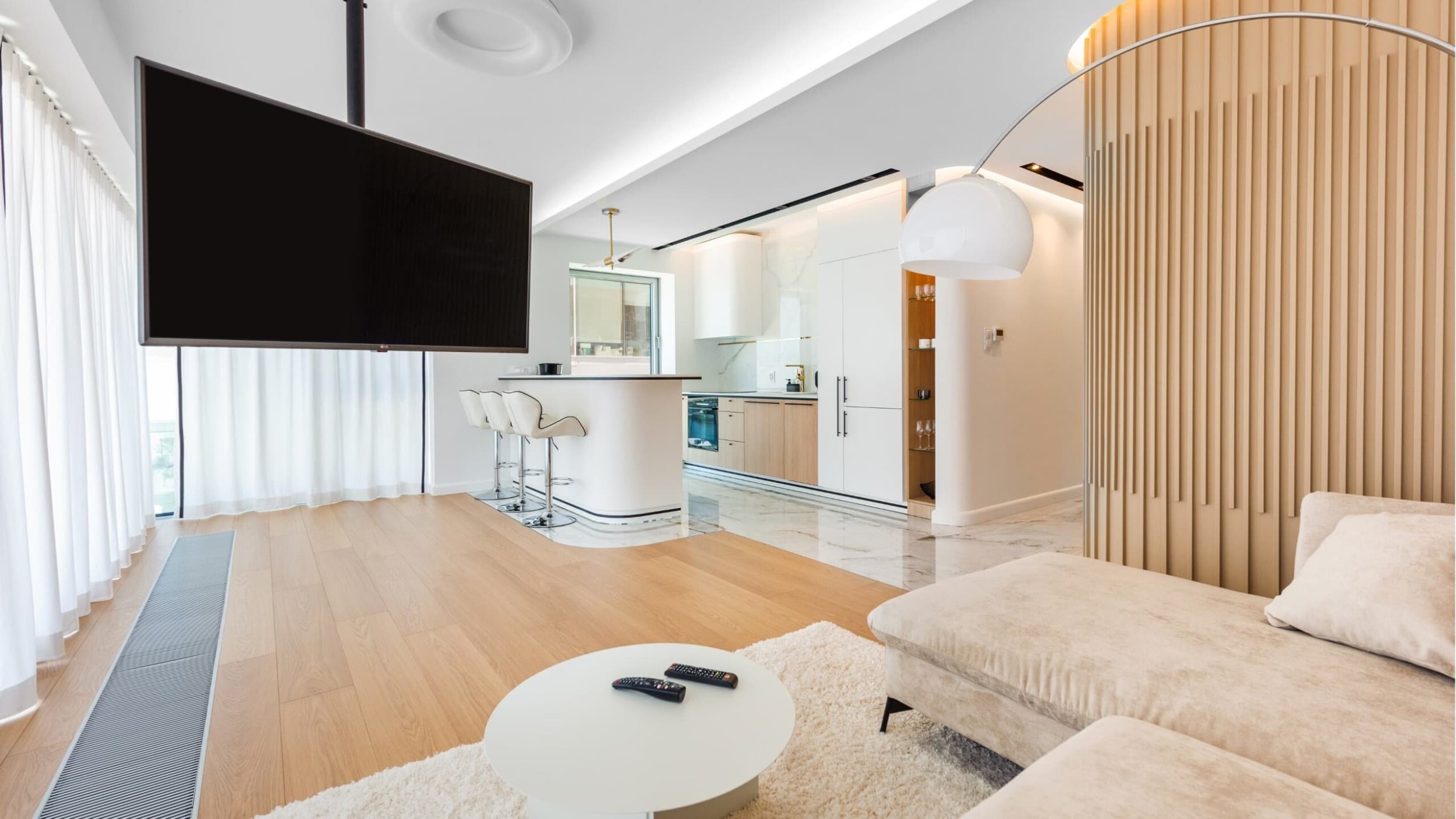 Pobyt w Luksusowym Apartamencie Yacht Park (2 Noce, 1-4 Osoby) | Flatbook Apartments | Gdynia | Wyjątkowy Prezent