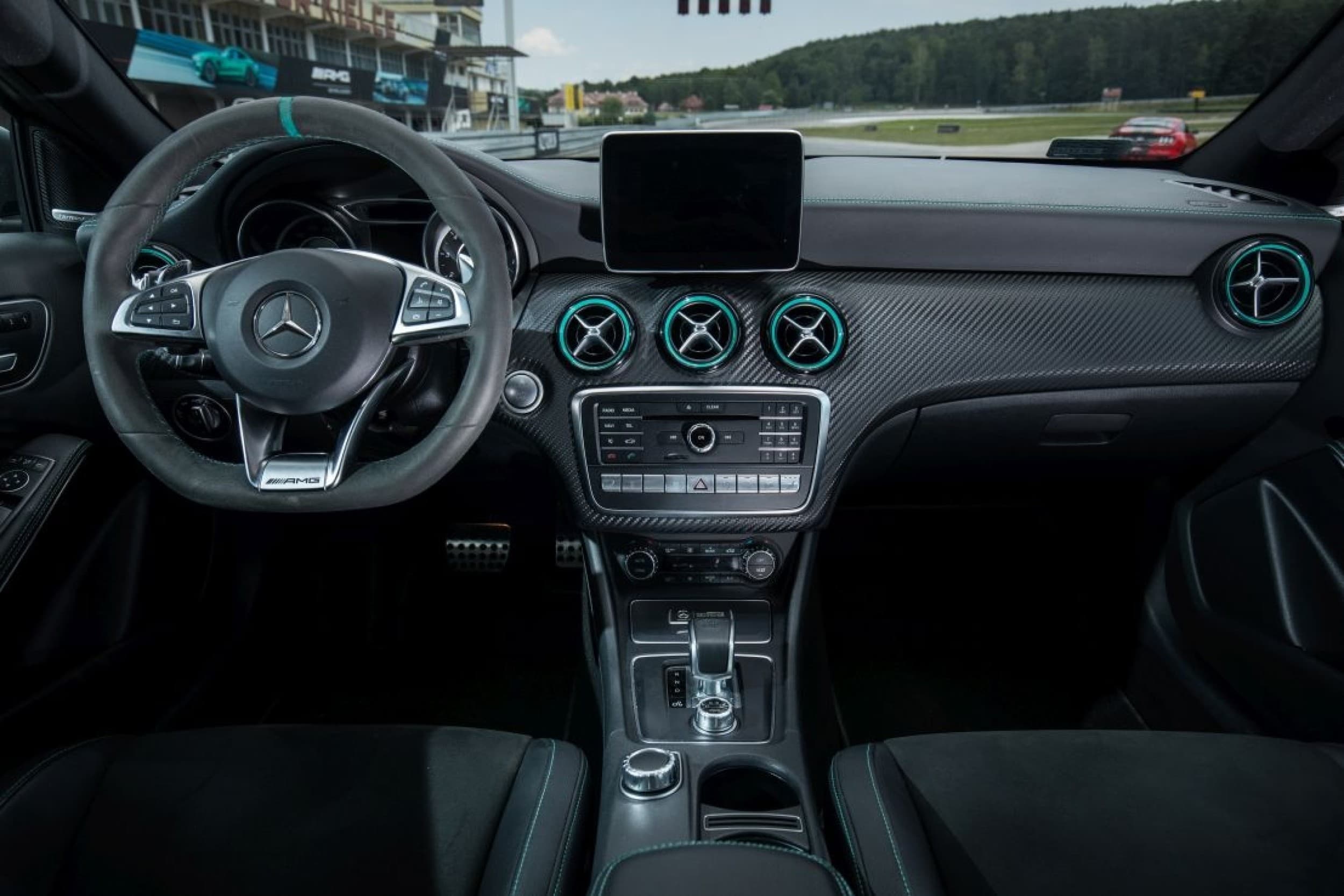 Jazda Mercedesem AMG A45 dla Dwojga (5 okrążeń) | Kielce | Wyjątkowy Prezent