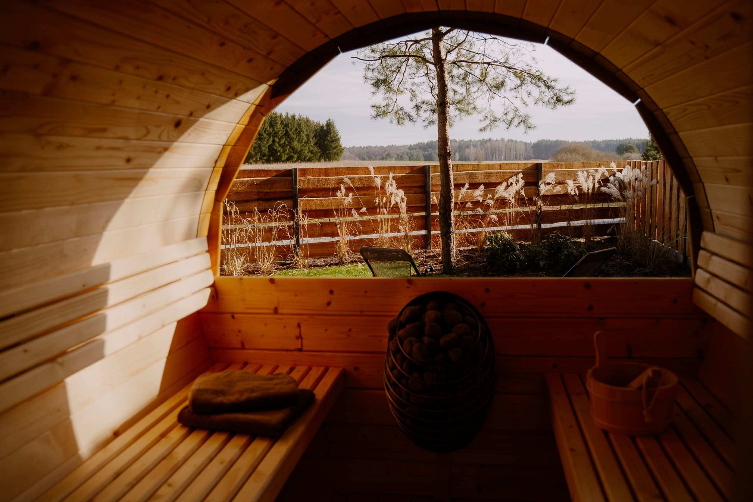 Odprężający Pobyt w Domku (2 Noce, 2 Osoby) | Osada pod Gwiazdami Łasko & SPA | Łasko | Wyjątkowy Prezent
