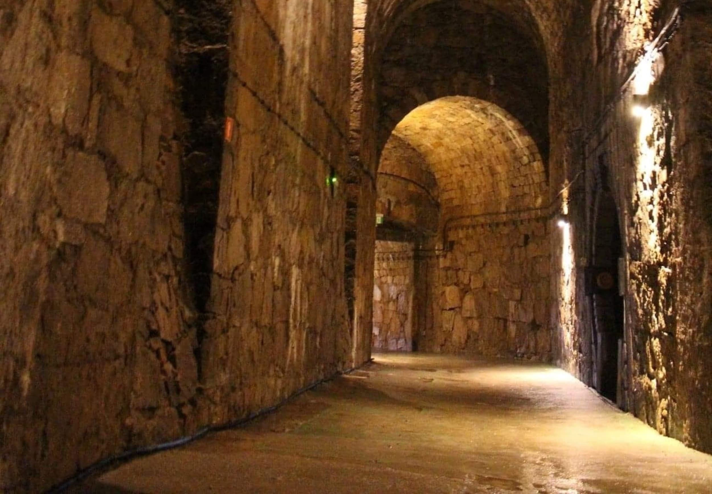Przygoda w Podziemiach dla Dwojga - Trasa Historyczna i Naukowa | Jelenia Góra | Wyjątkowy Prezent
