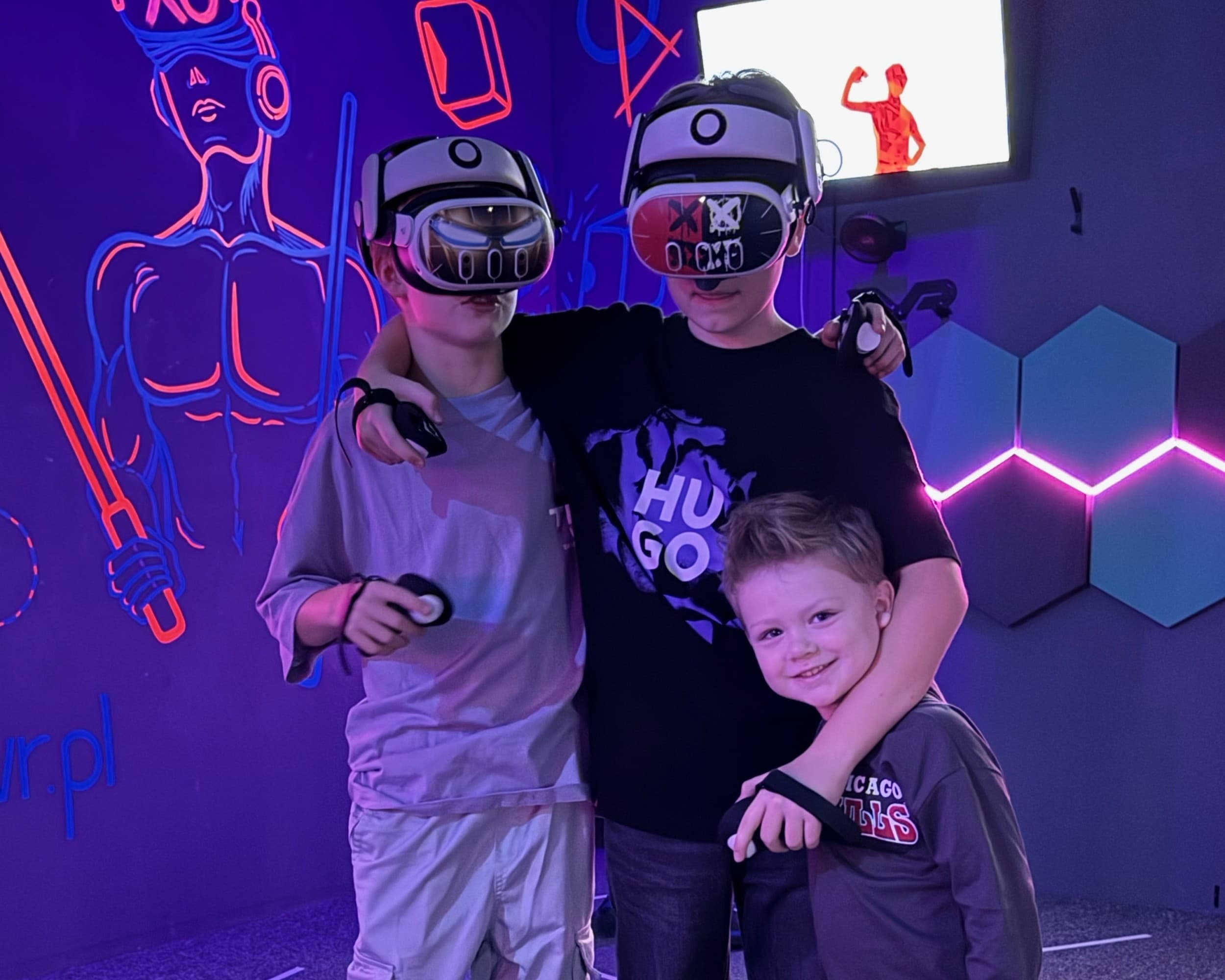 Przygoda w Wirtualnym Świecie dla Dwojga - VR Quest 3 | Warszawa  | Wyjątkowy Prezent