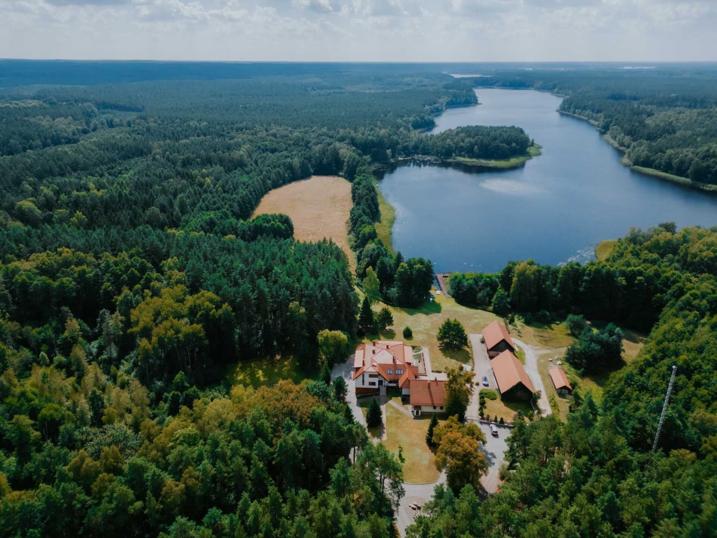 Pobyt w Leśniczówce (2 Noce, 2 Osoby) | Kwatera Czarne | Czarne | Wyjątkowy Prezent