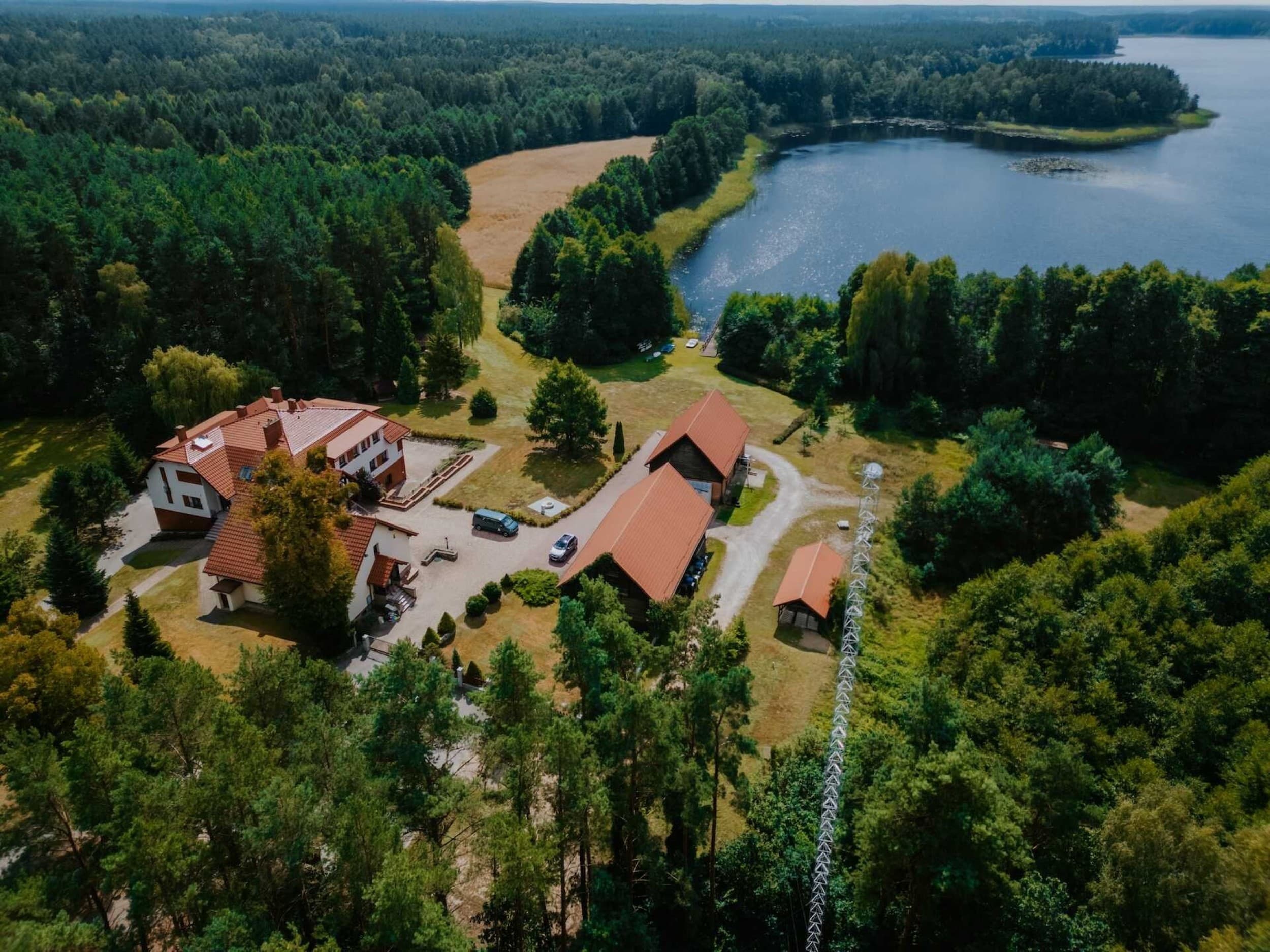 Pobyt w Leśniczówce (3 Noce, 2 Osoby) | Kwatera Czarne | Czarne | Wyjątkowy Prezent