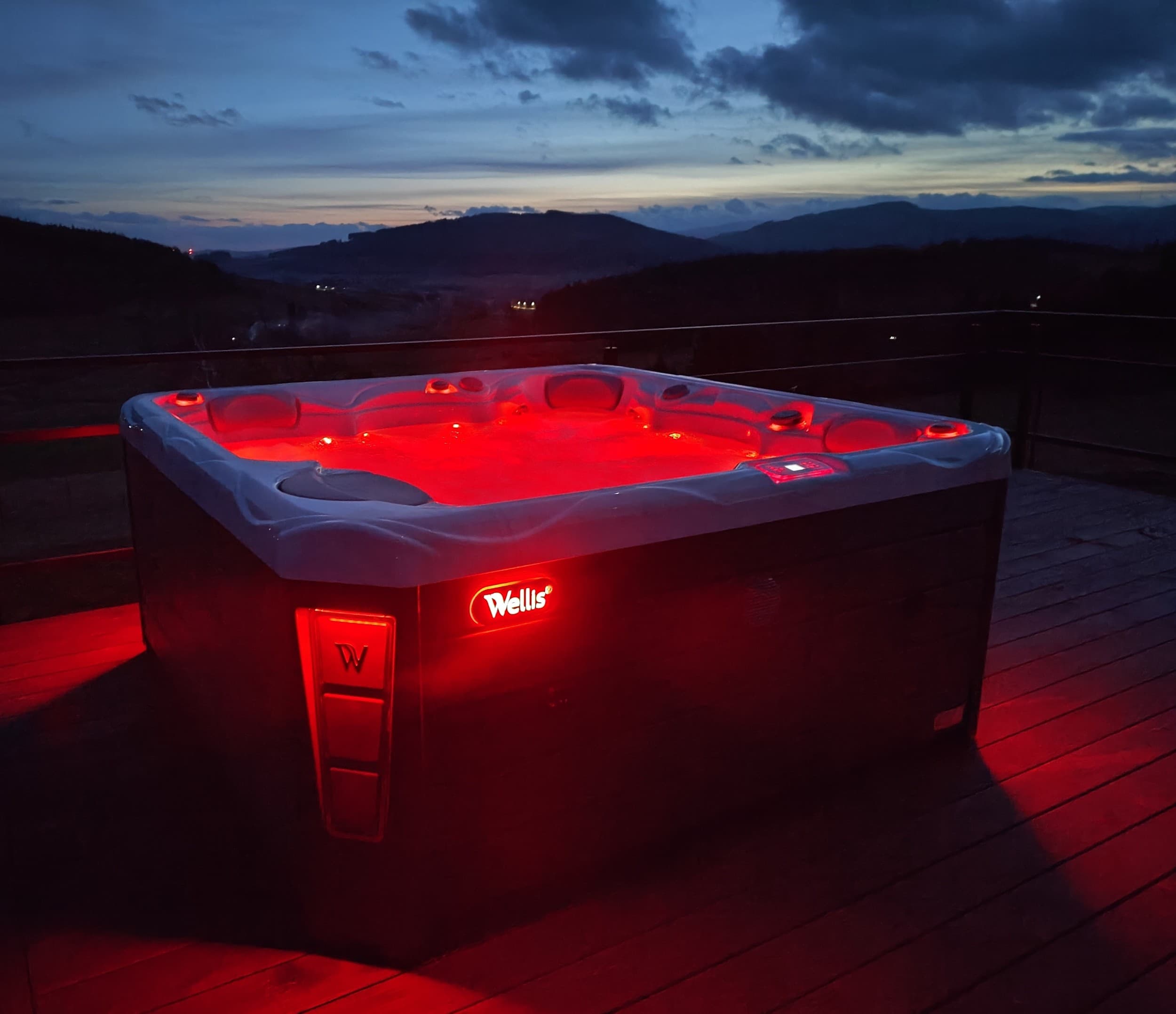 Odprężający Pobyt w Domku z Jacuzzi (1 Noc, 2 Osoby) | Loft Point | Pustelnik | Wyjątkowy Prezent