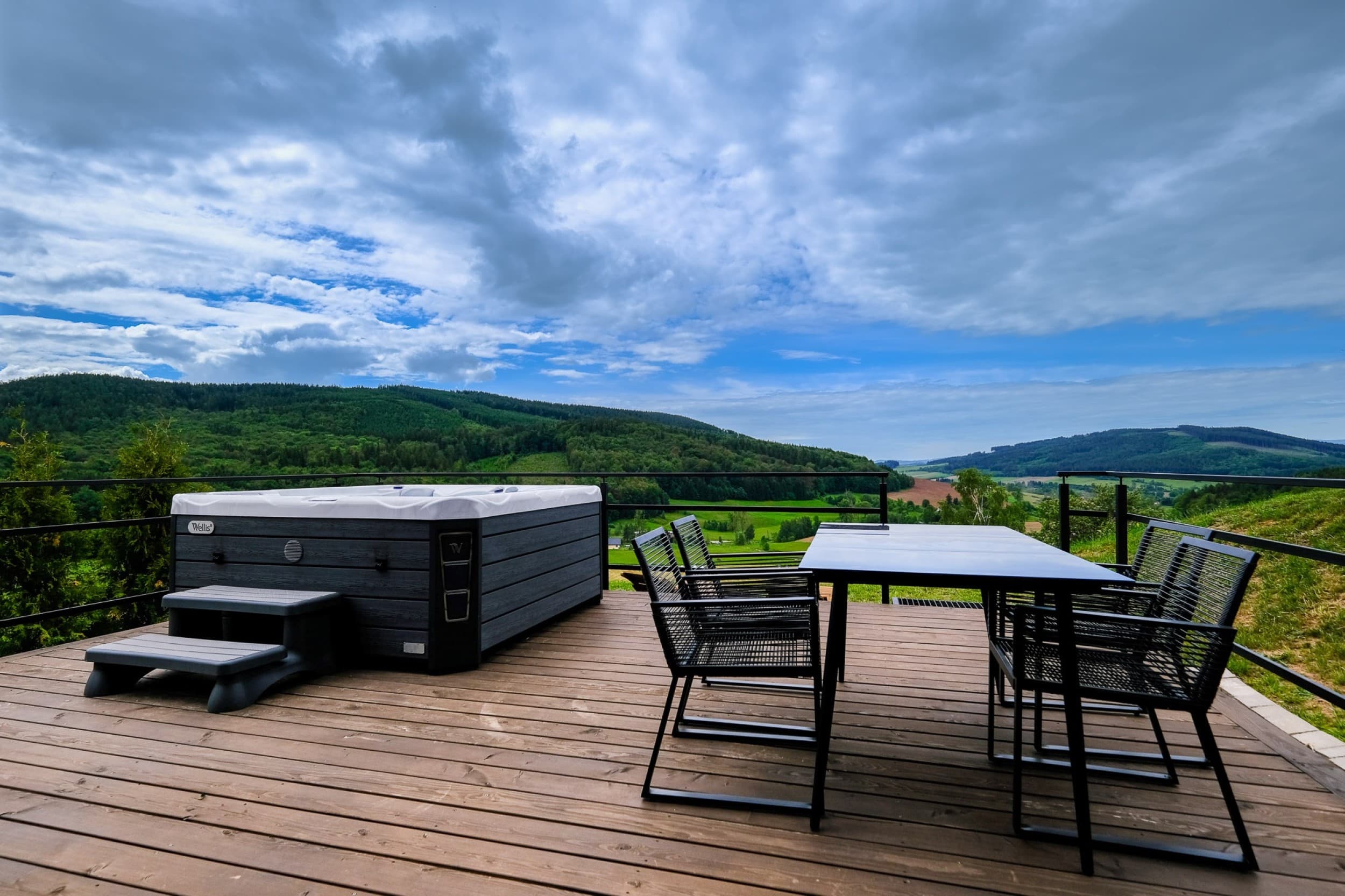 Odprężający Pobyt w Domku z Jacuzzi (1 Noc, 2 Osoby) | Loft Point | Pustelnik | Wyjątkowy Prezent