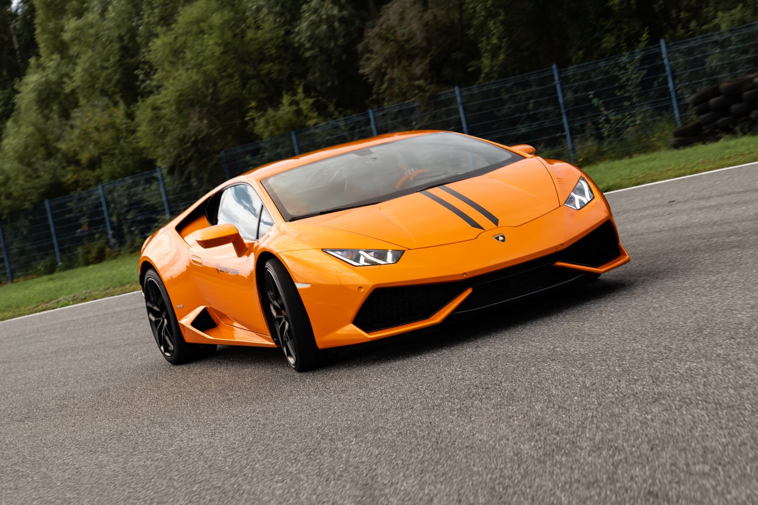 Jazda Lamborghini Huracan | 4 okrążenia | Wiele Lokalizacji | Wyjątkowy Prezent