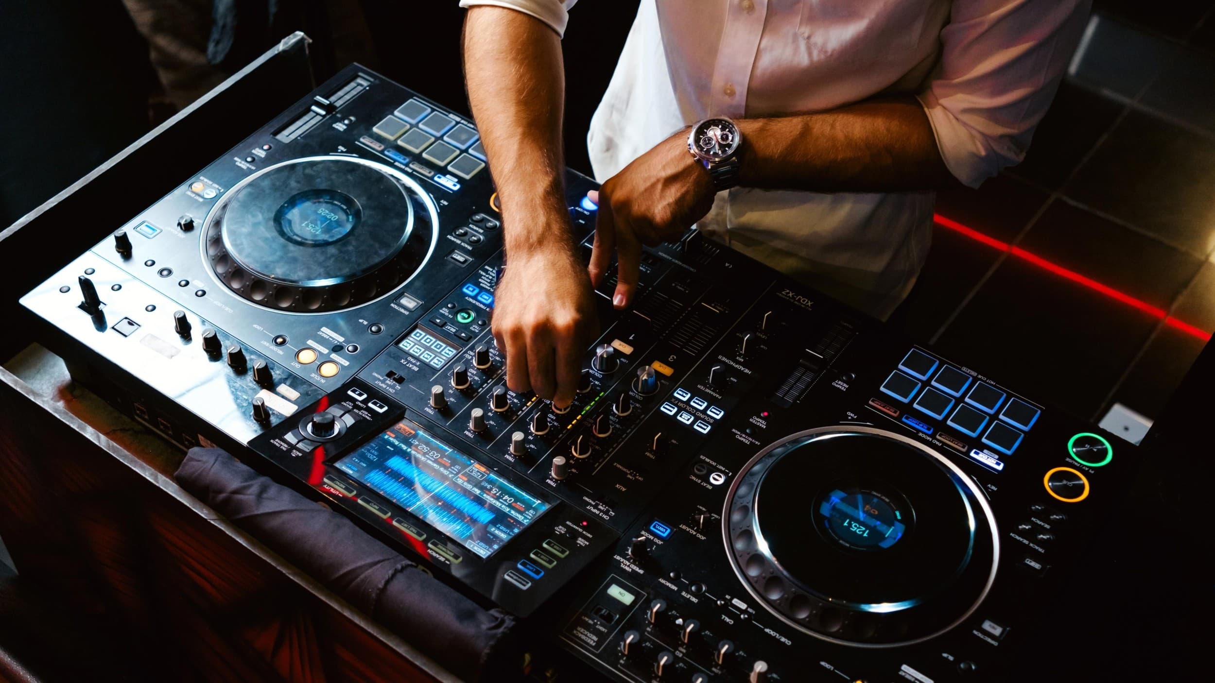 Sesja DJ-ska z Instruktorem | Łódź | Wyjątkowy Prezent