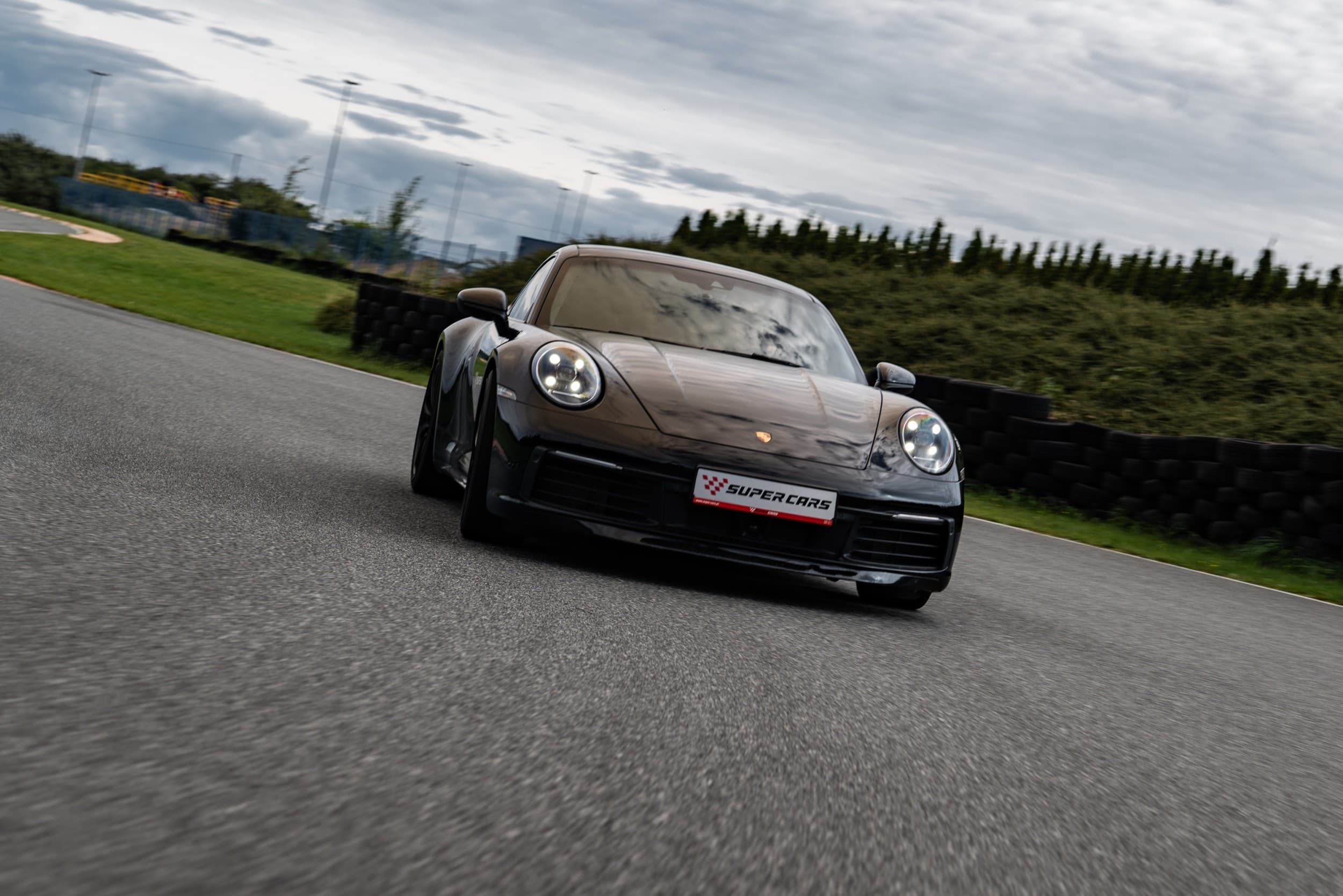 Jazda Porsche 911 | 3 okrążenia | Wiele Lokalizacji | Wyjątkowy Prezent