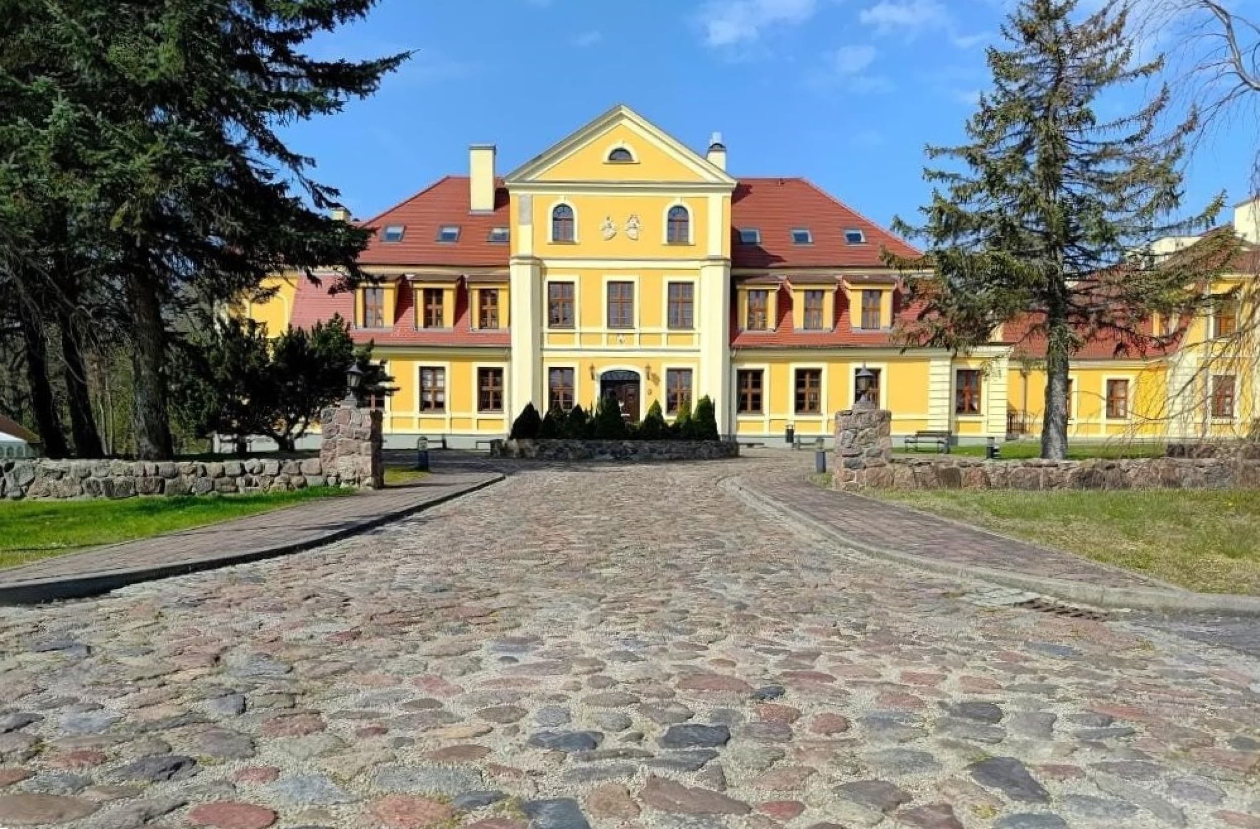 Relaksujący Pobyt (2 Noce, 2 Osoby) | Pałac w Rymaniu | Rymań