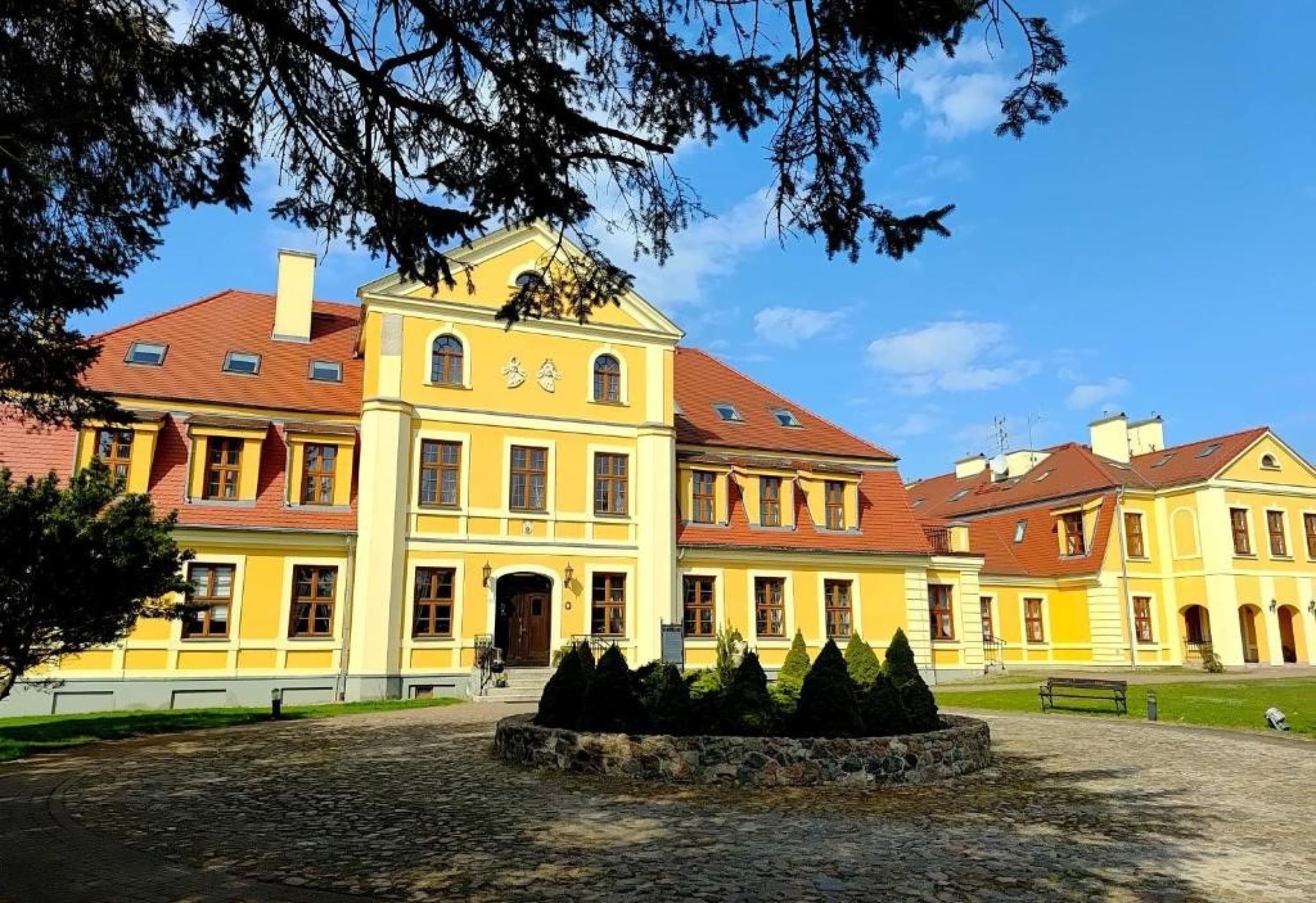 Relaksujący Pobyt (1 noc, 1 osoba) | Pałac w Rymaniu | Rymań 