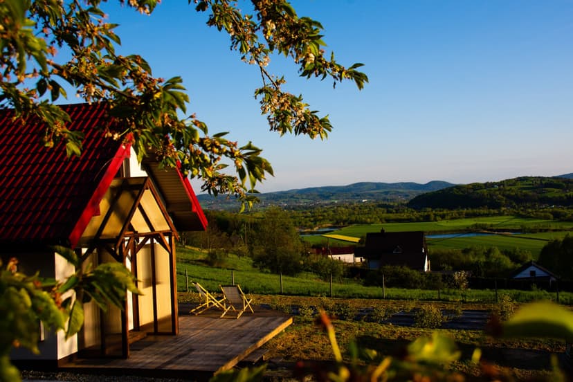 Rodzinny Pobyt w Domku w Winnicy (1 noc, 1-6 osób) | Winnica Janowice | Janowice