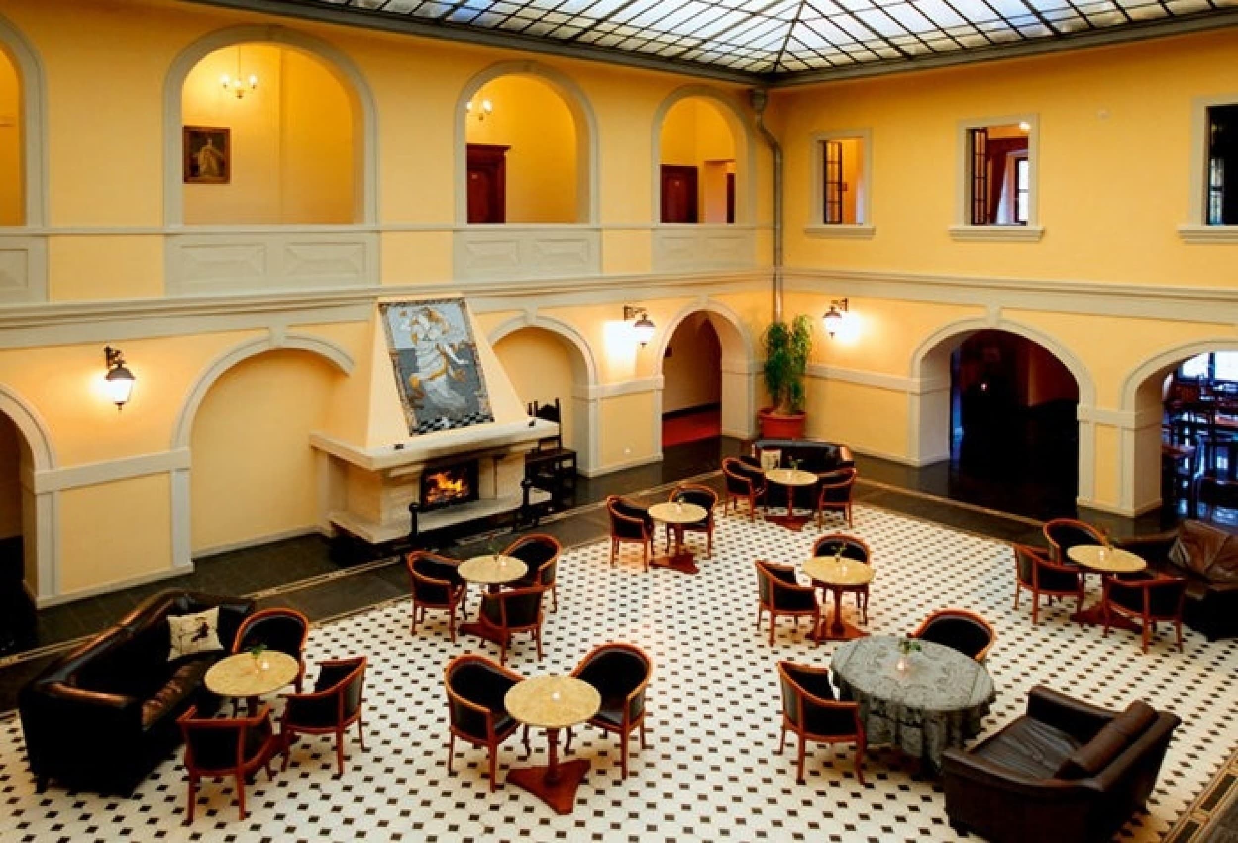  Odprężający Pobyt w Zamku (1 Noc, 2 Osoby) | Hotel Zamek na Skale | Trzebieszowice | Wyjątkowy Prezent