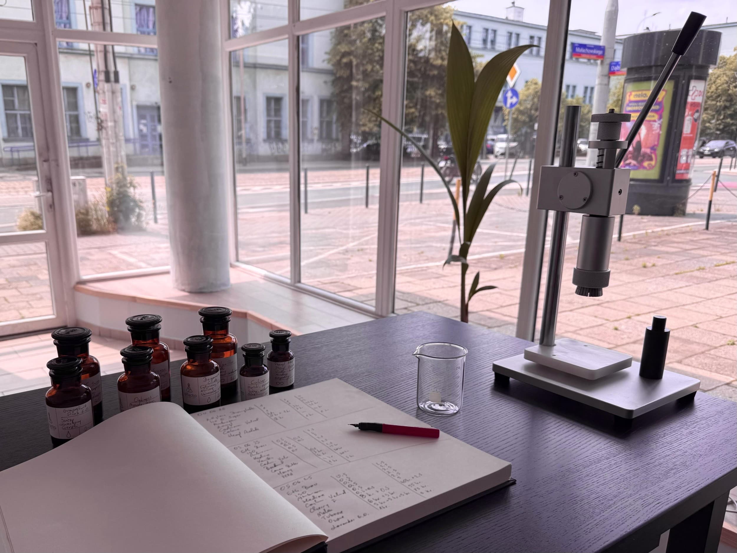 Stwórz Własne Perfumy (30 ml) | Wrocław