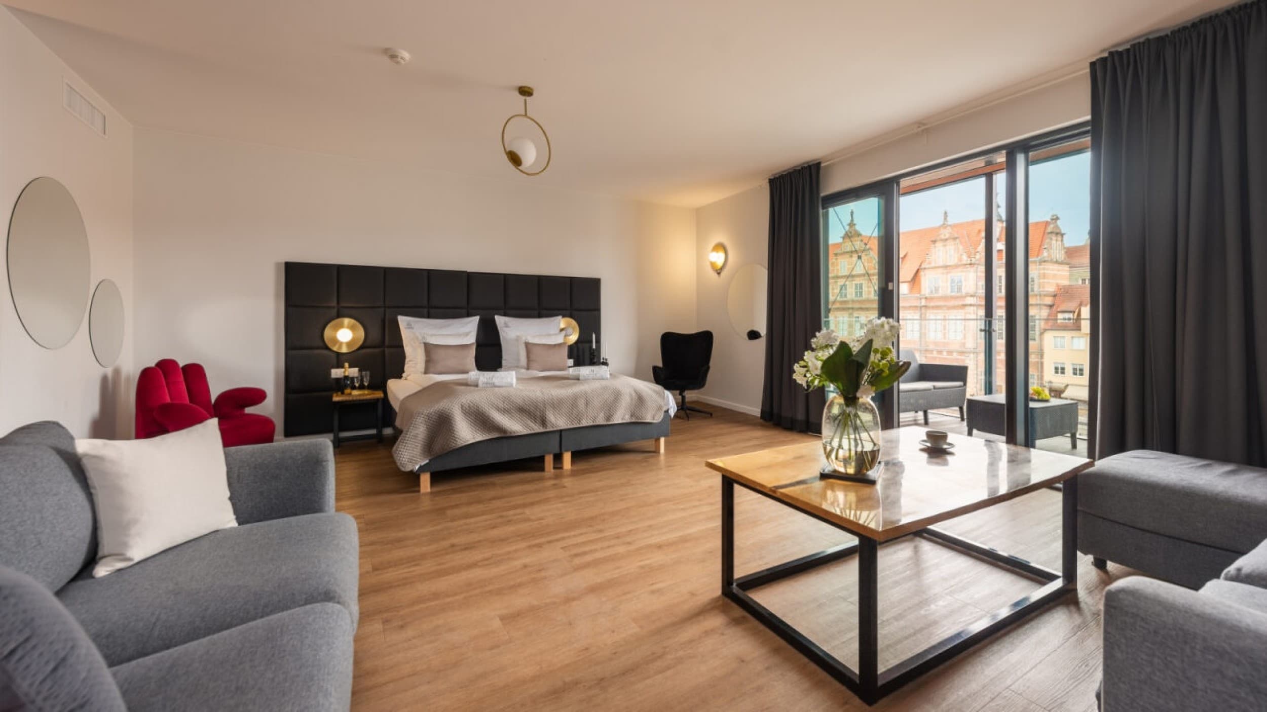 Pobyt w Apartamencie z Widokiem na Motławę (2 noce, 1-6 osób) | Flatbook Apartments | Gdańsk | Wyjątkowy Prezent