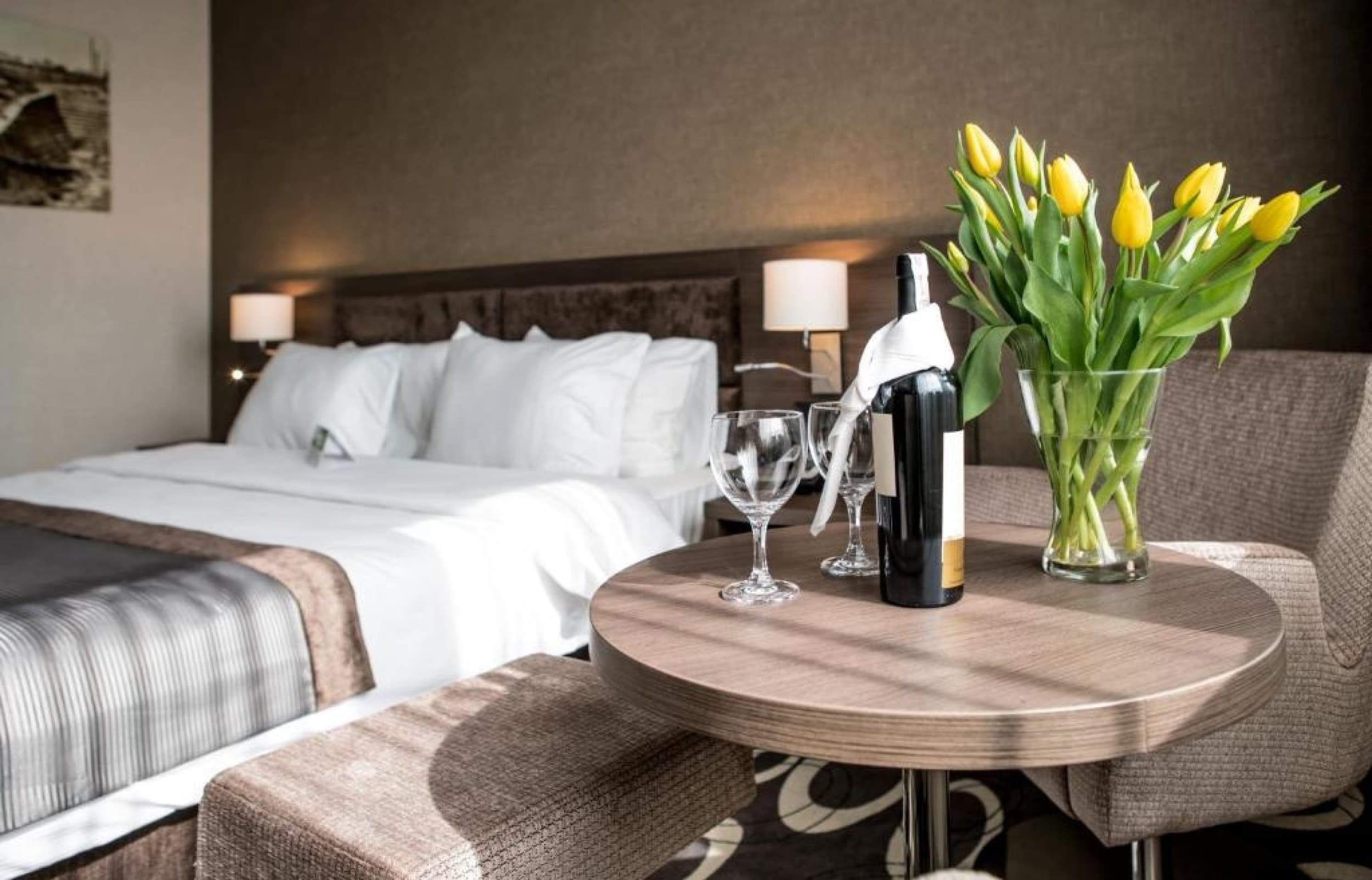 Romantyczny Pobyt w Apartamencie (1 Noc, 2 Osoby) | Holiday Inn Dąbrowa Górnicza | Dąbrowa Górnicza  | Wyjątkowy Prezent