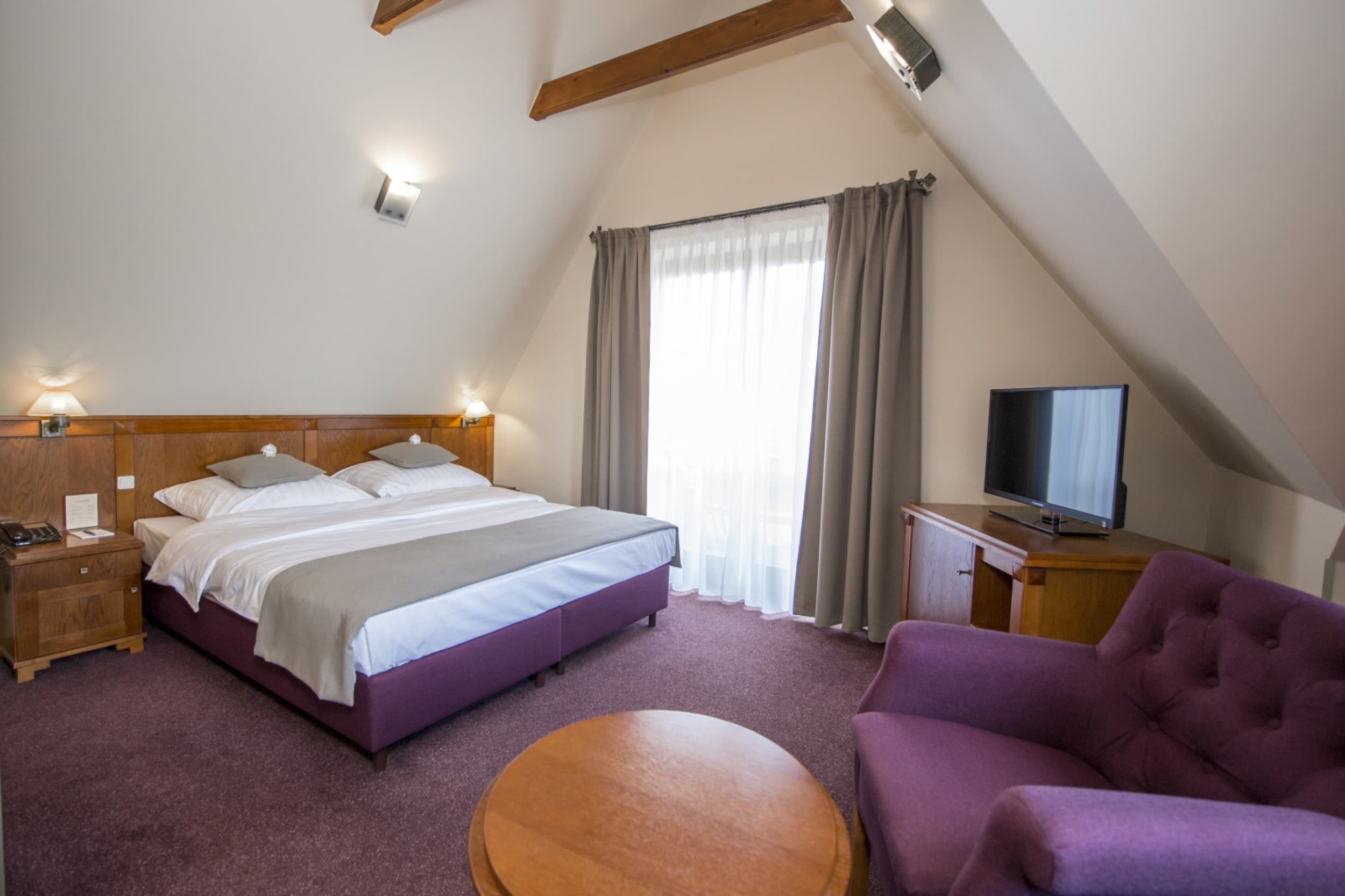 Romantyczny Pobyt w Górach (2 Noce, 2 Osoby) | Hotel Redyk | Ząb | Wyjątkowy Prezent