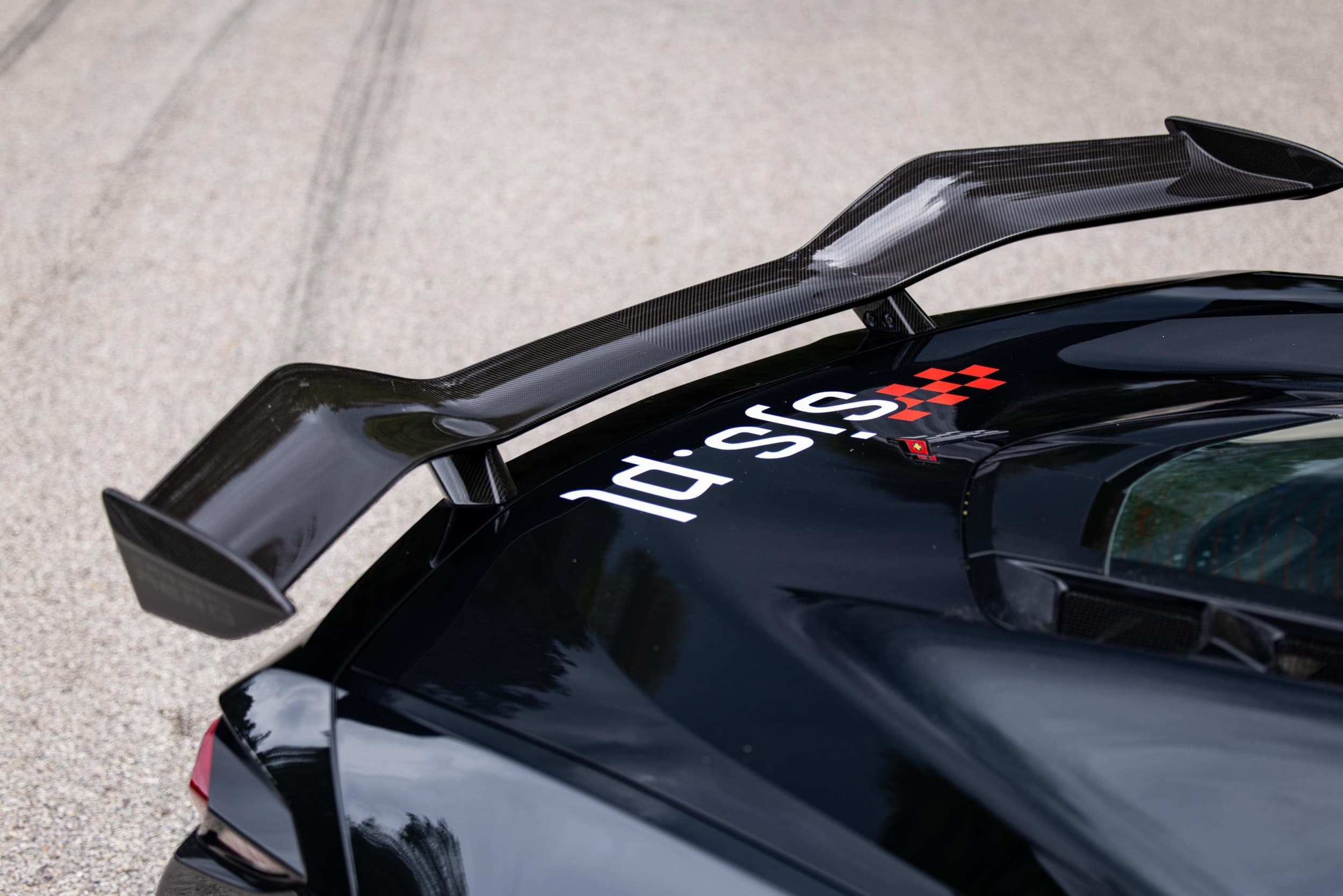 Poprowadź Chevroleta Corvette C8 | 5 okrążeń | Wiele Lokalizacji | Wyjątkowy Prezent
