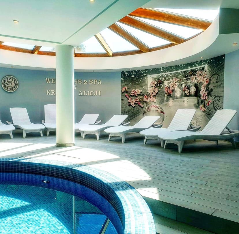 Odprężający Pobyt (4 Noce, 2 Osoby) | W Krainie Alicji | Nałęczów 