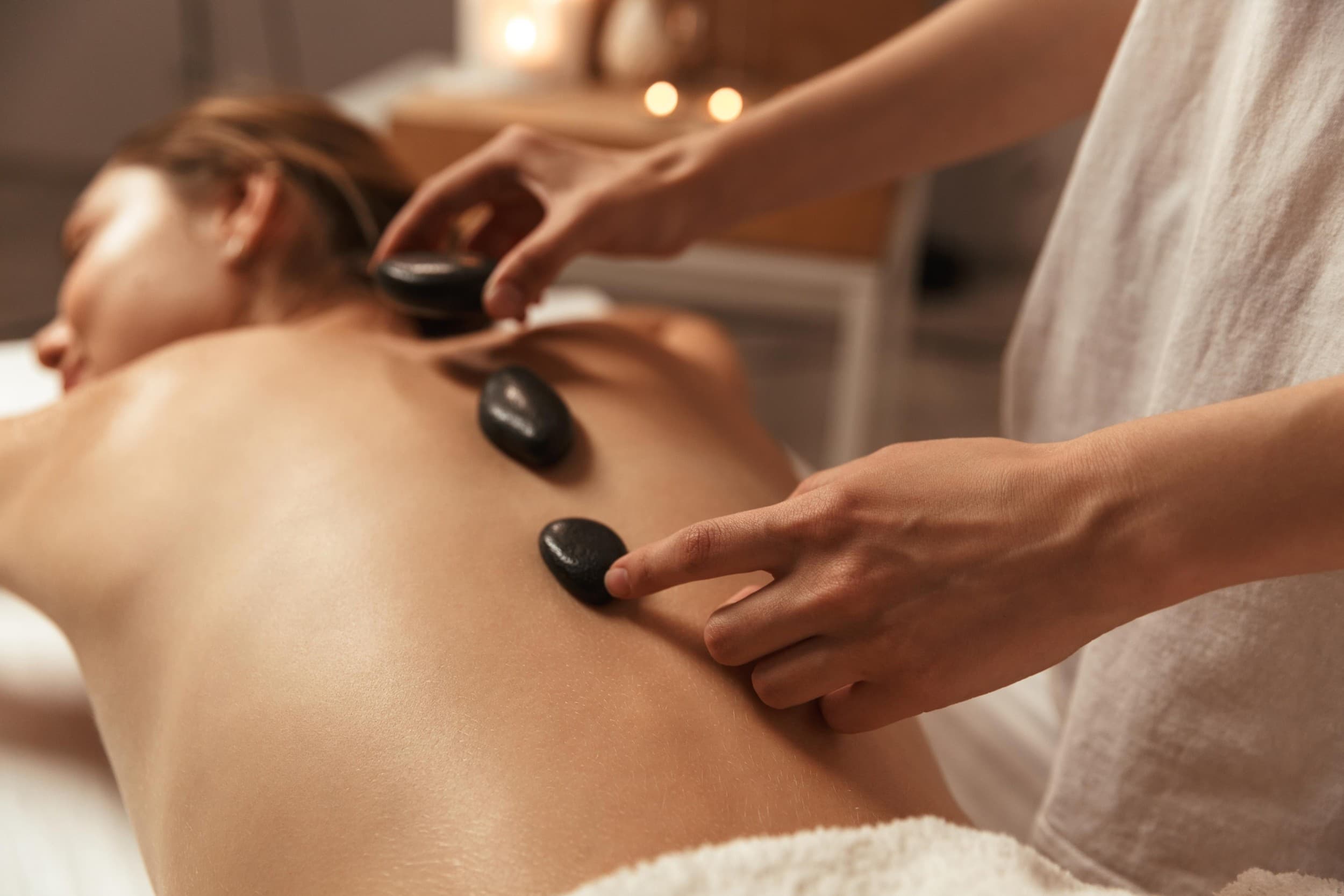 Masaż Gorącymi Kamieniami | Poznań