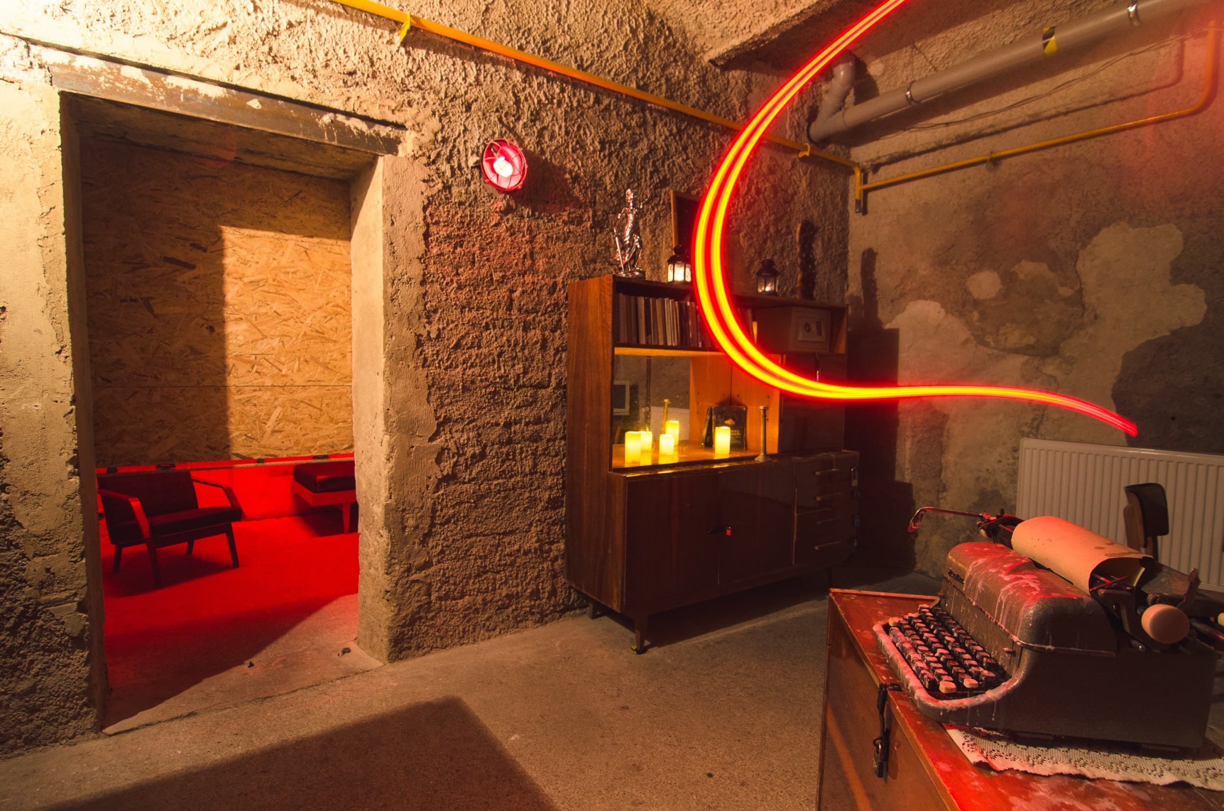 Przygoda w Escape Room "Mroczne Piwnice" (4 osoby) | Rzeszów