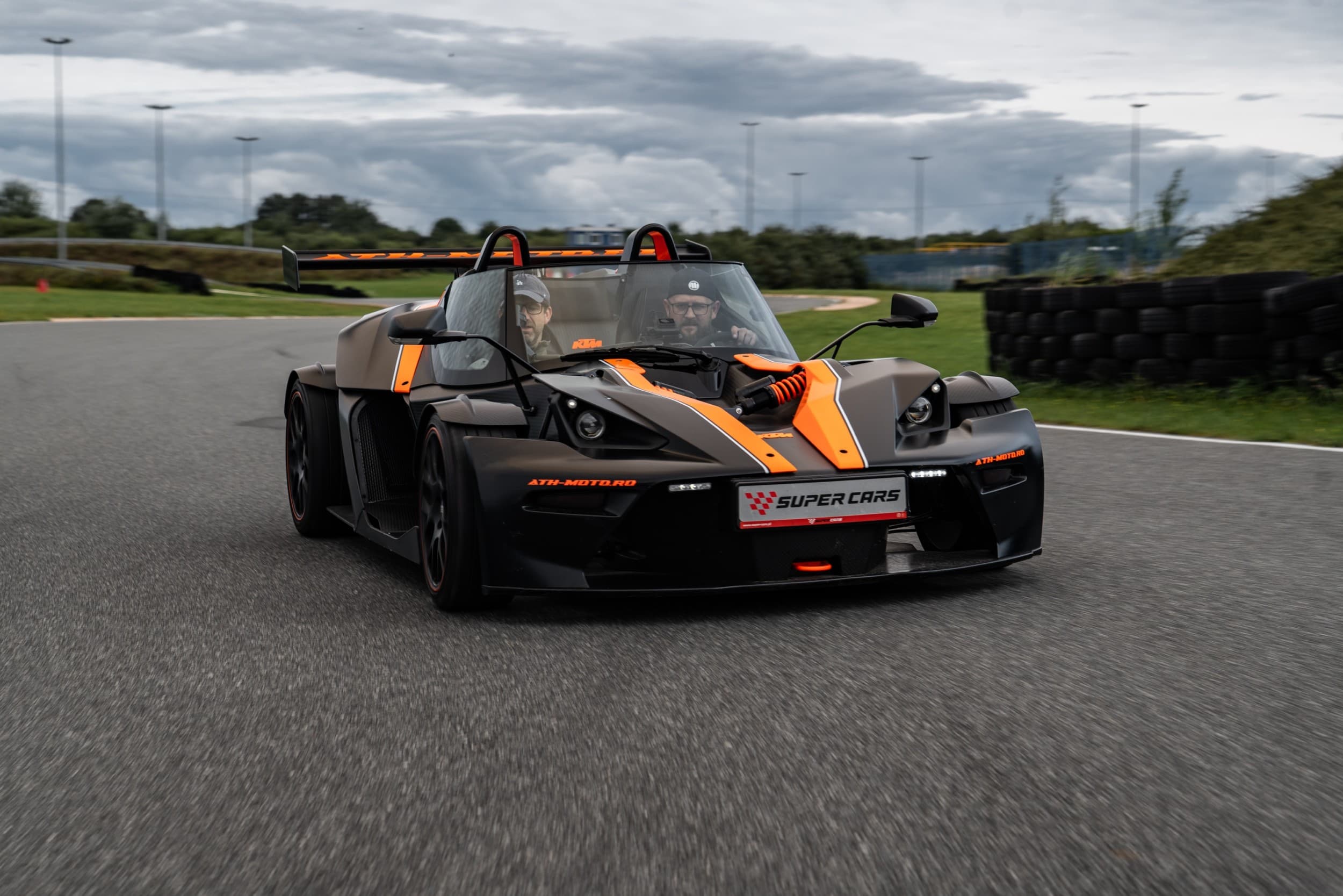 Jazda KTM X-BOW | 2 okrążenia | Wiele Lokalizacji 