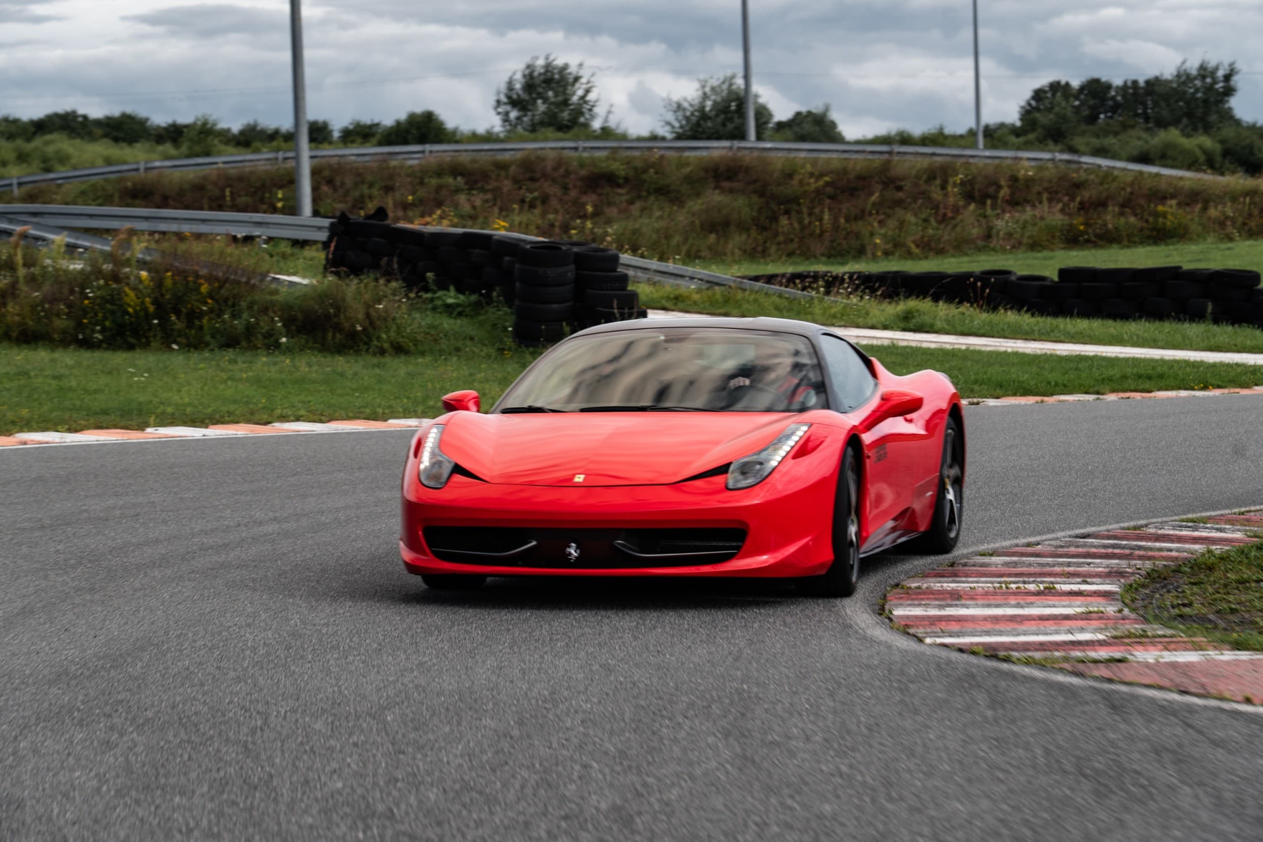 Jazda Ferrari 458 Italia | 2 okrążenia | Tor Główny Poznań