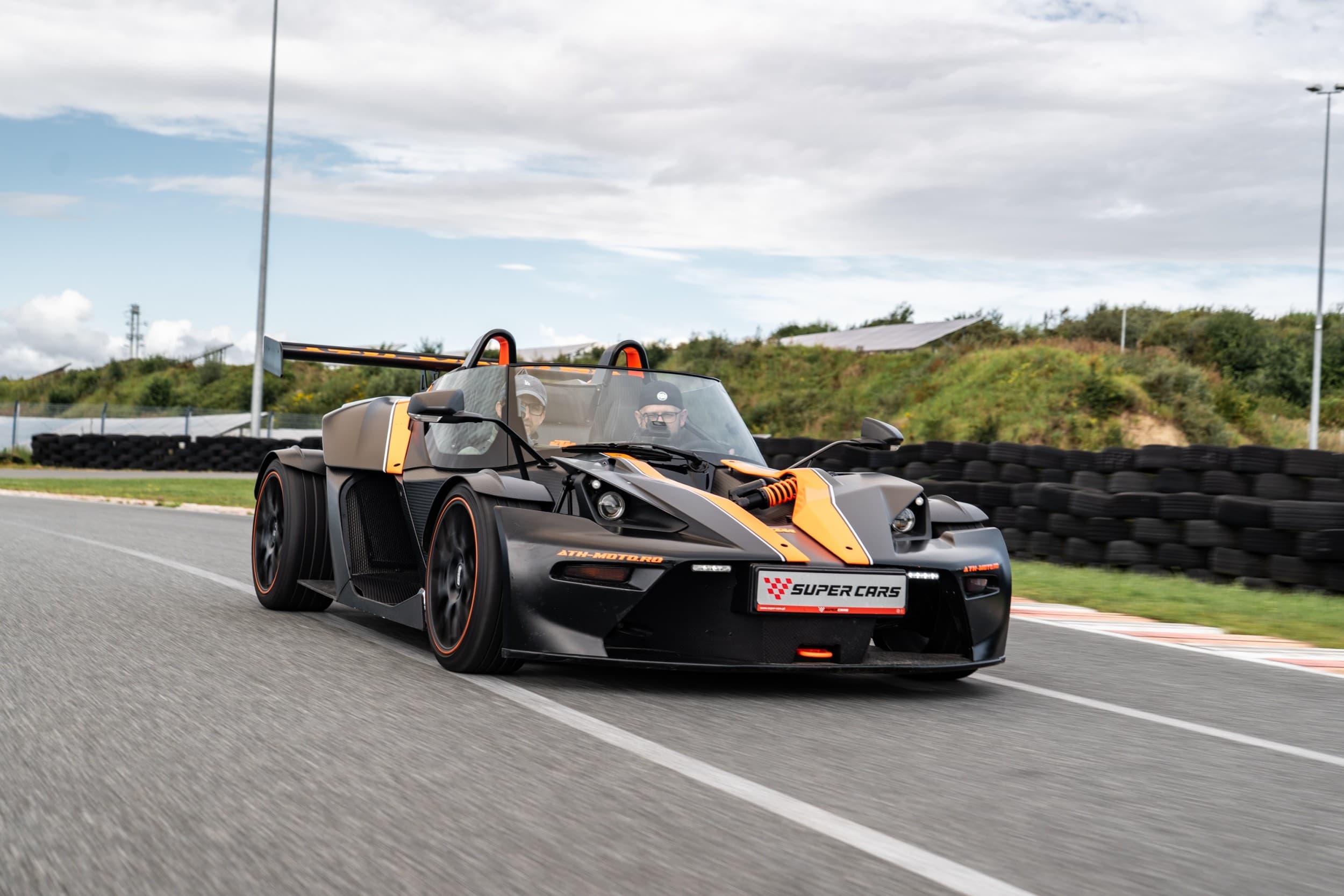 Jazda KTM X-BOW | 4 okrążenia | Wiele Lokalizacji