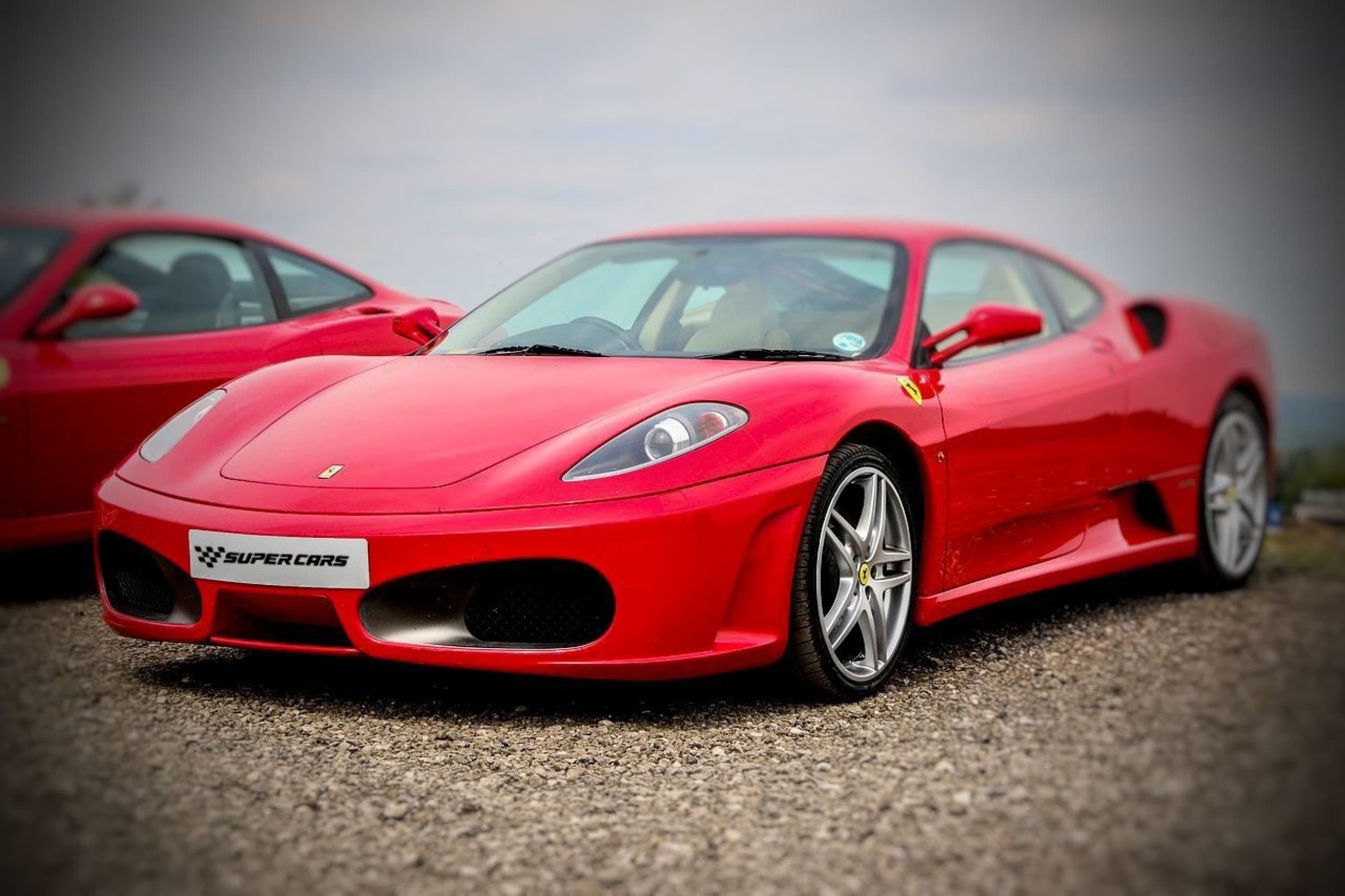 Jazda Ferrari F430 | 2 okrążenia | Tor Główny Poznań