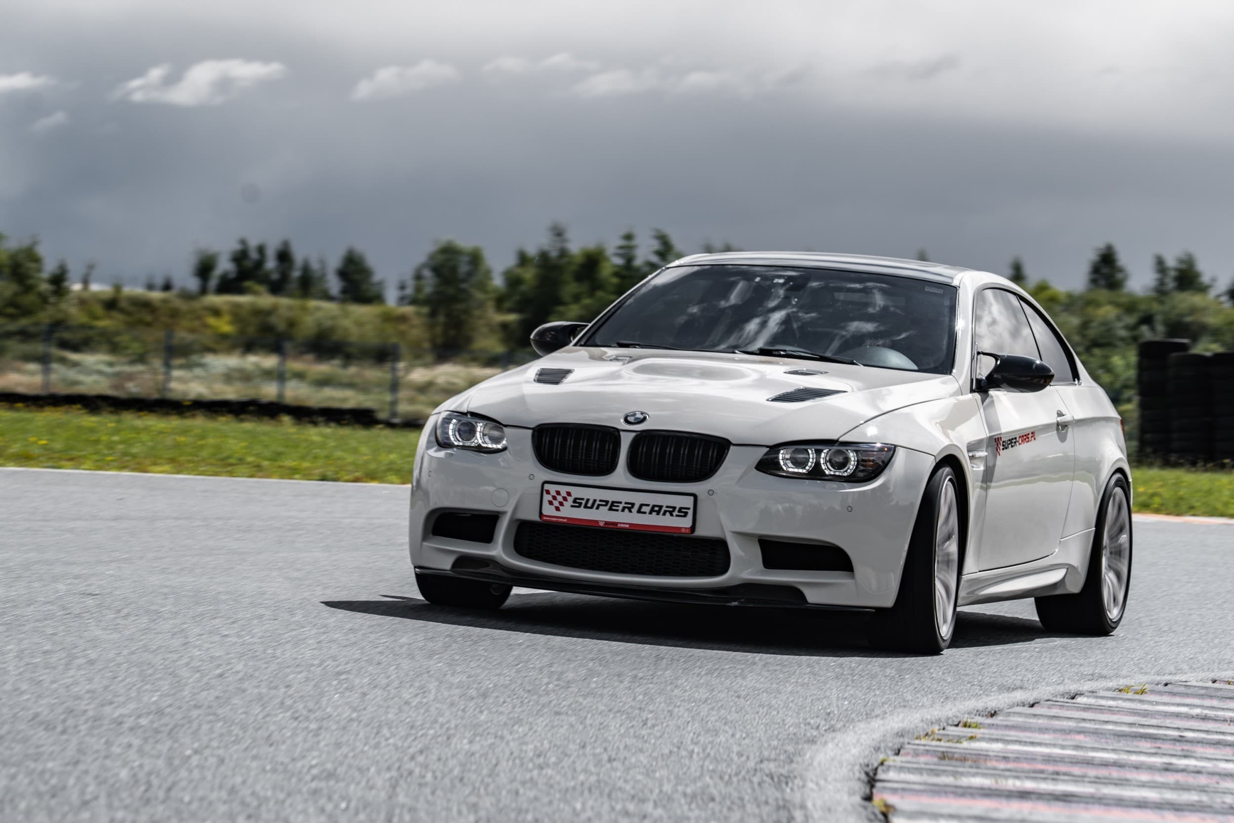 Jazda BMW M3 | 4 okrążenia | Wiele Lokalizacji