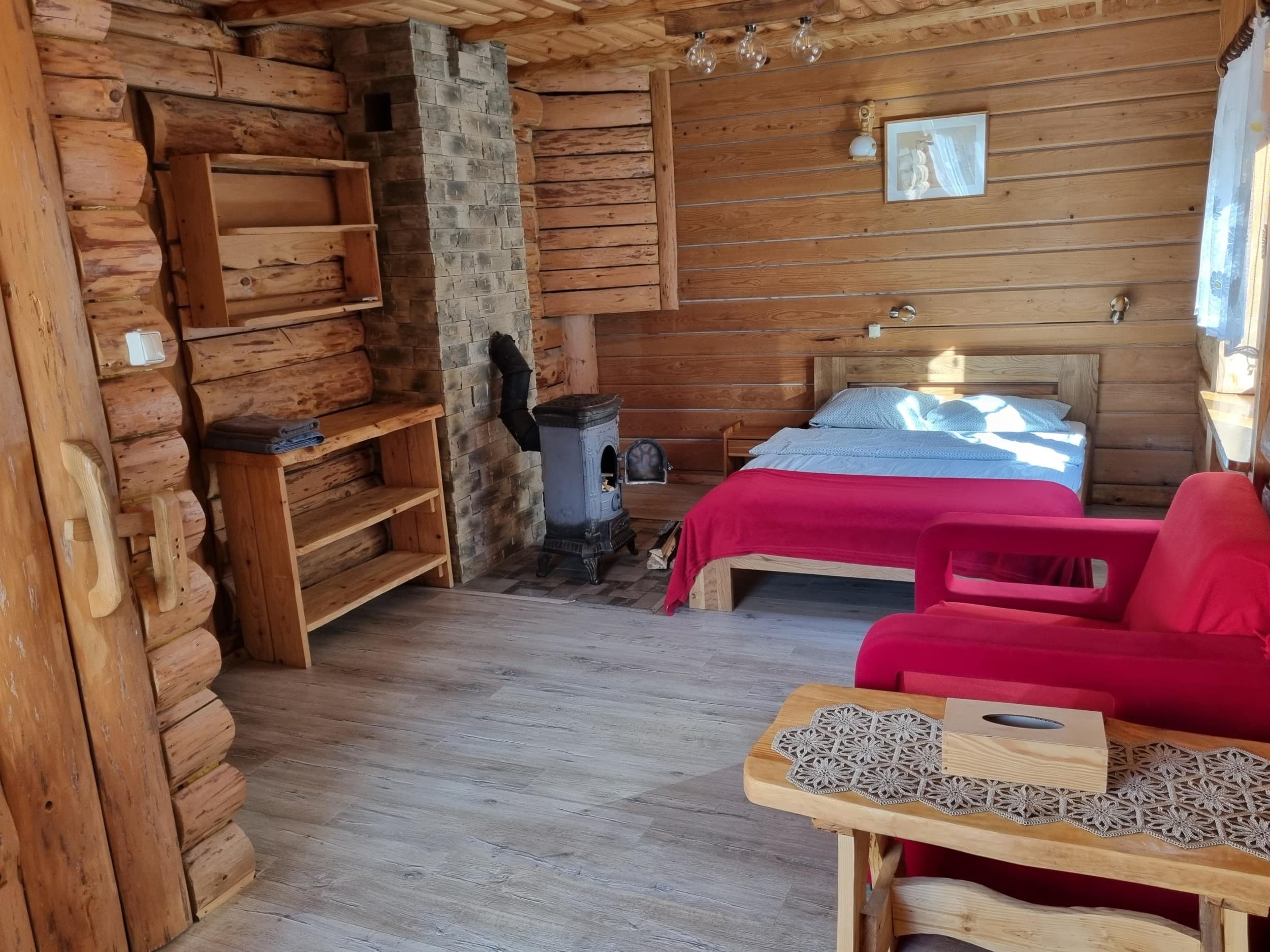 Odprężający Pobyt w Domku Danielowo w Bieszczadach (2 Noce, 2 Osoby) | Helonowo | Zawadka 