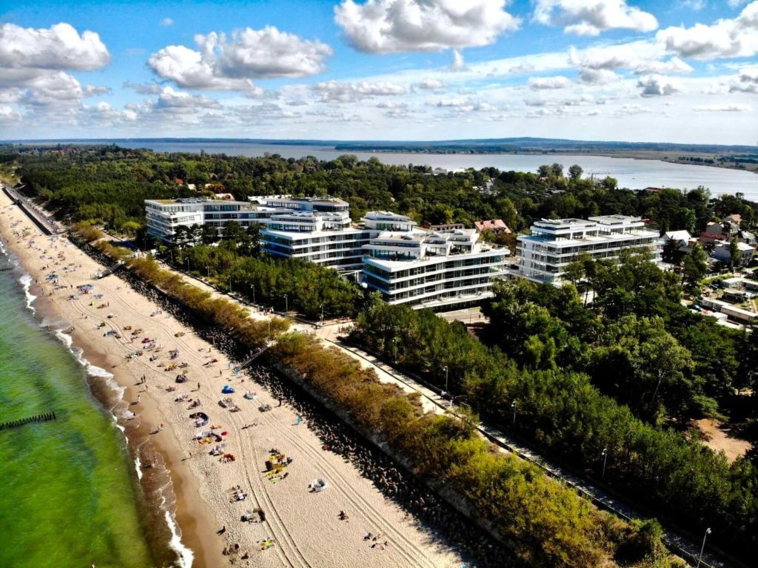 Urokliwy Pobyt w Apartamencie nad Morzem (2 Noce, 2 Osoby) | Dune FAF Mielno Apartamenty | Mielno | Wyjątkowy Prezent