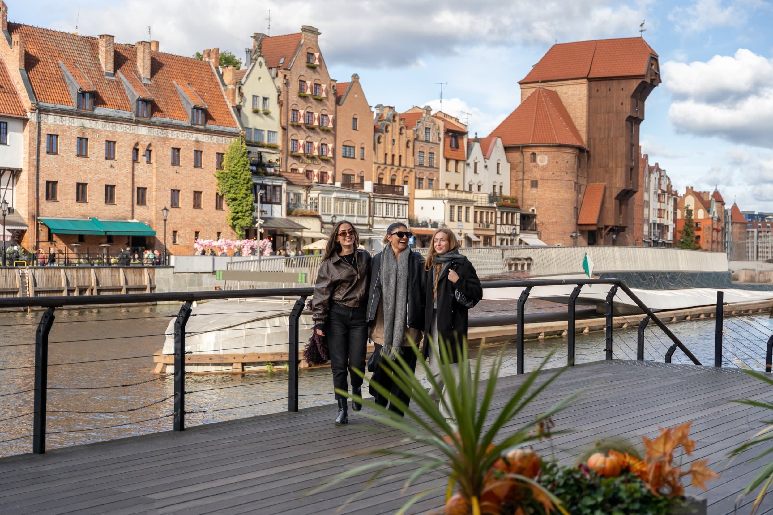 Wyjątkowy Pobyt w Apartamencie z Widokiem na Motławę (2 Noce, 1-6 Osób) | Lion Apartments | Gdańsk | Wyjątkowy Prezent