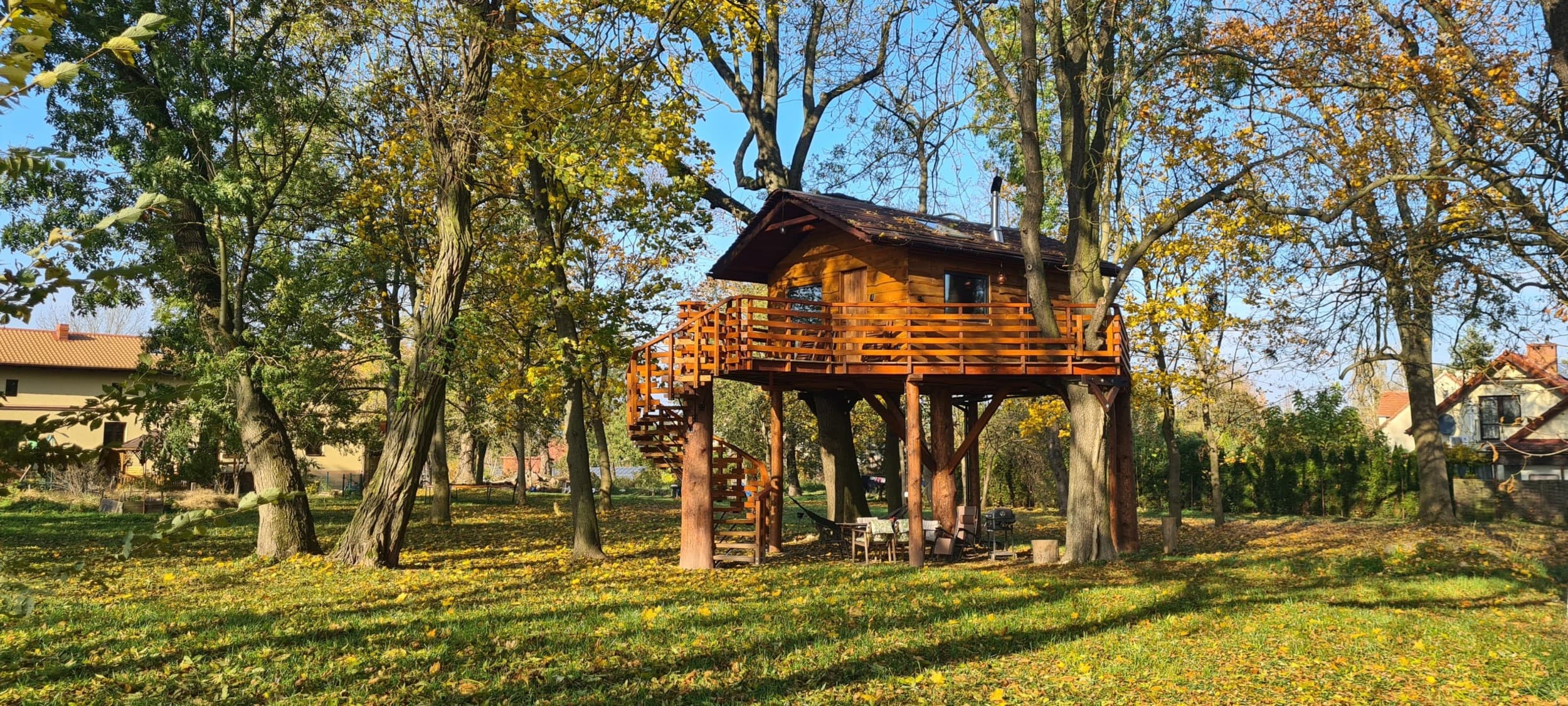 Romantyczny Pobyt w Domku na Drzewie (2 Noce, 2 Osoby) | TreeVill | Golędzinów | Wyjątkowy Prezent